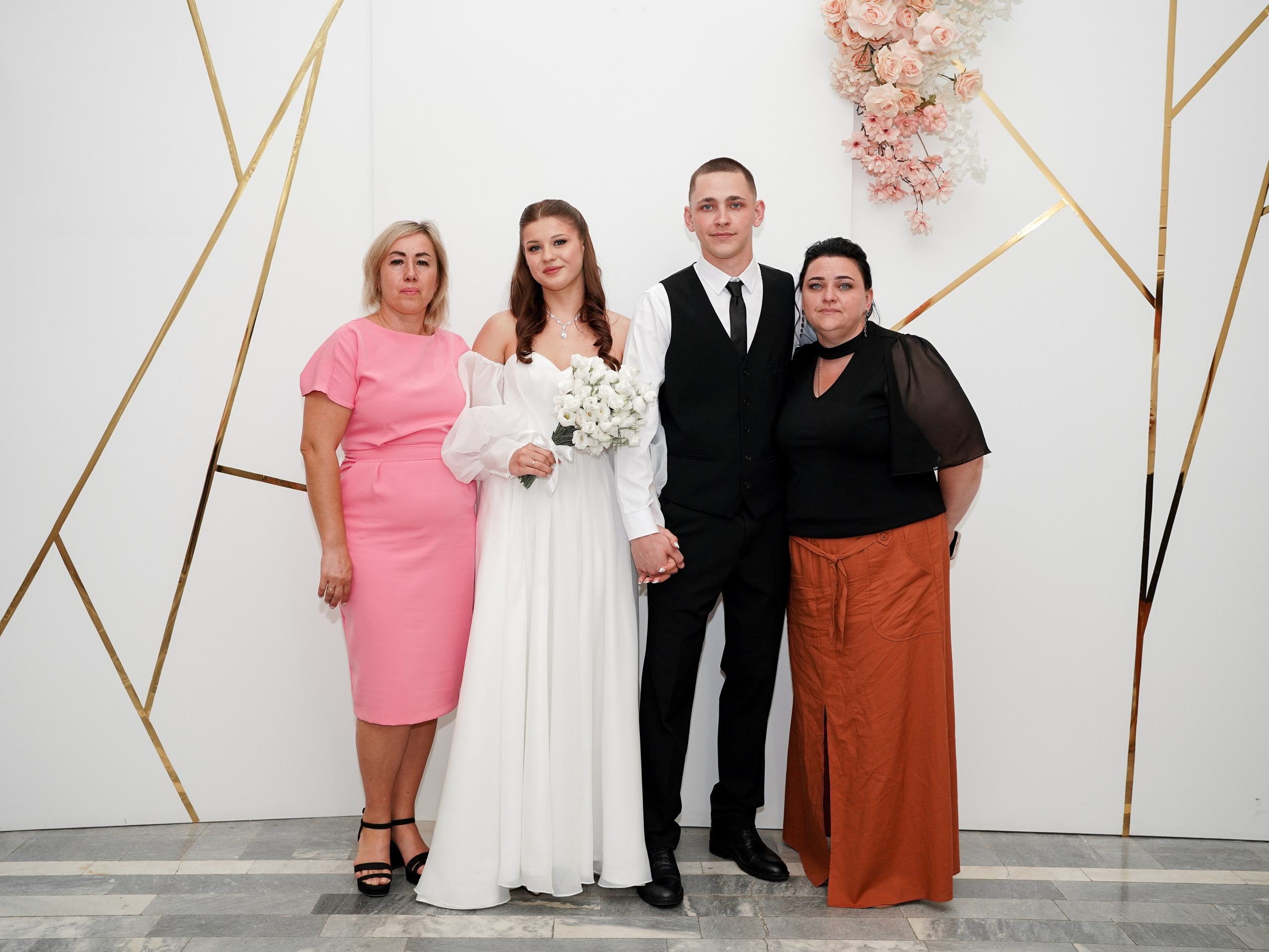 Свадебная фотосессия в Пролетарском ЗАГСе. Свадебный фотограф в Ростове-на-Дону. Таинство Крещения и Венчания, семейные фотосессии. Алёна Чёботова