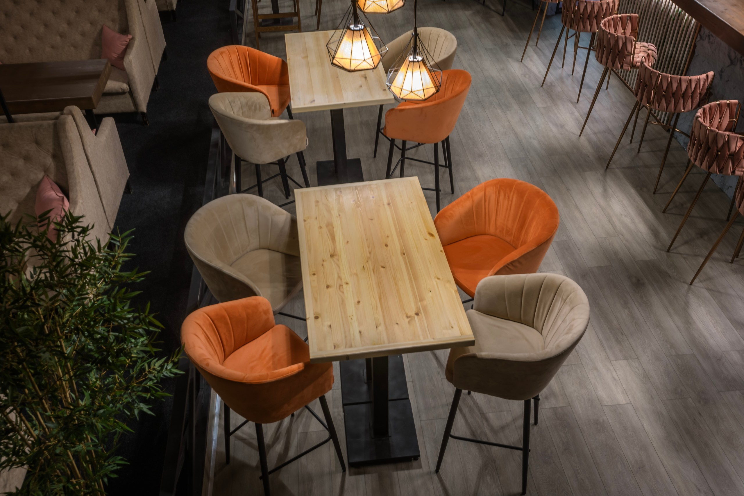 Интерьер. Нижний зал. ШОТНАЯ бар вдохновения в Магадане