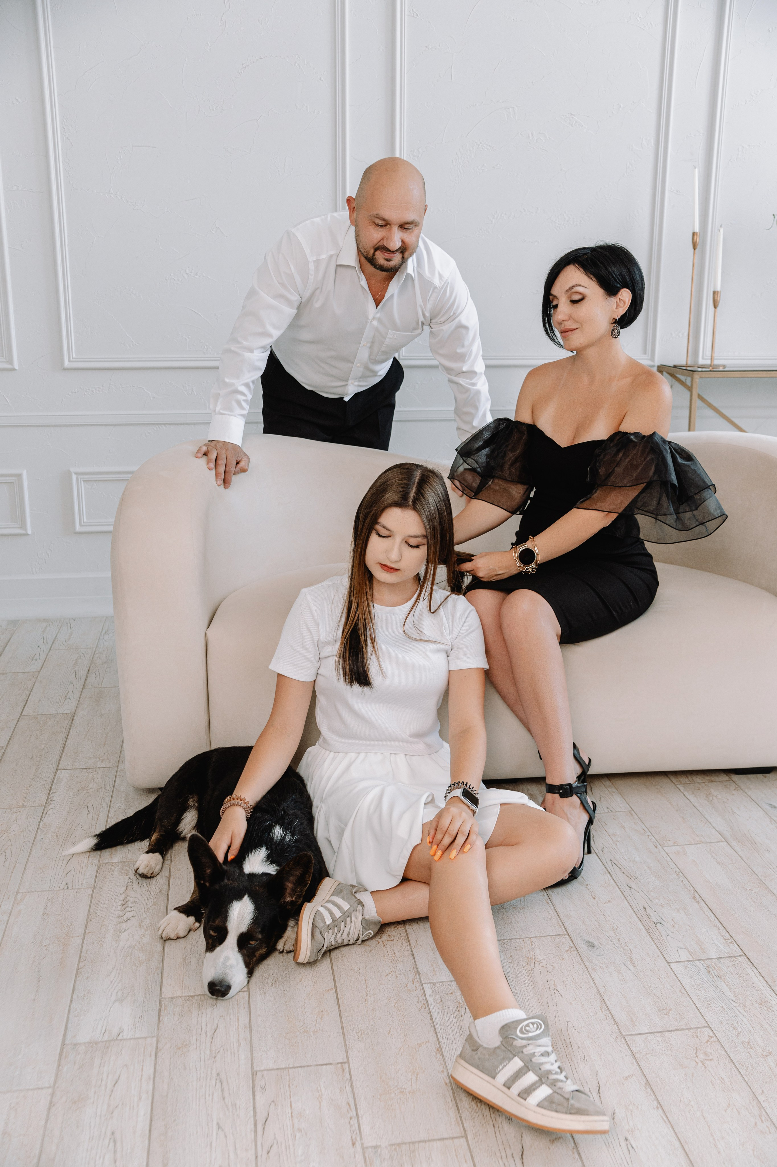 Евгения, Михаил и Дарина и собачка Чарли. Фотограф Воронеж Варвара