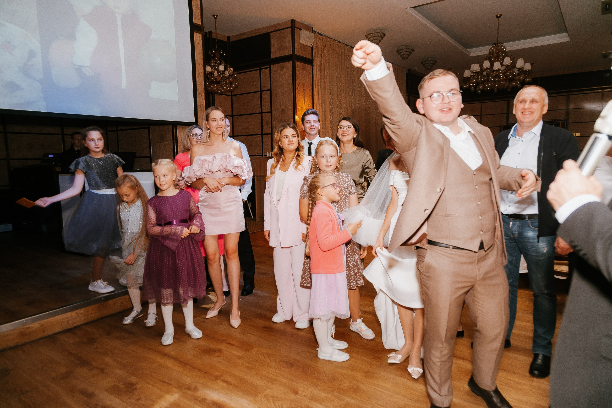 Свадебная осенняя фотосессия Ивана и Лидии в городе. Свадебный и репортажный фотограф в Ярославле и Санкт-Петербурге Роман Микрюков