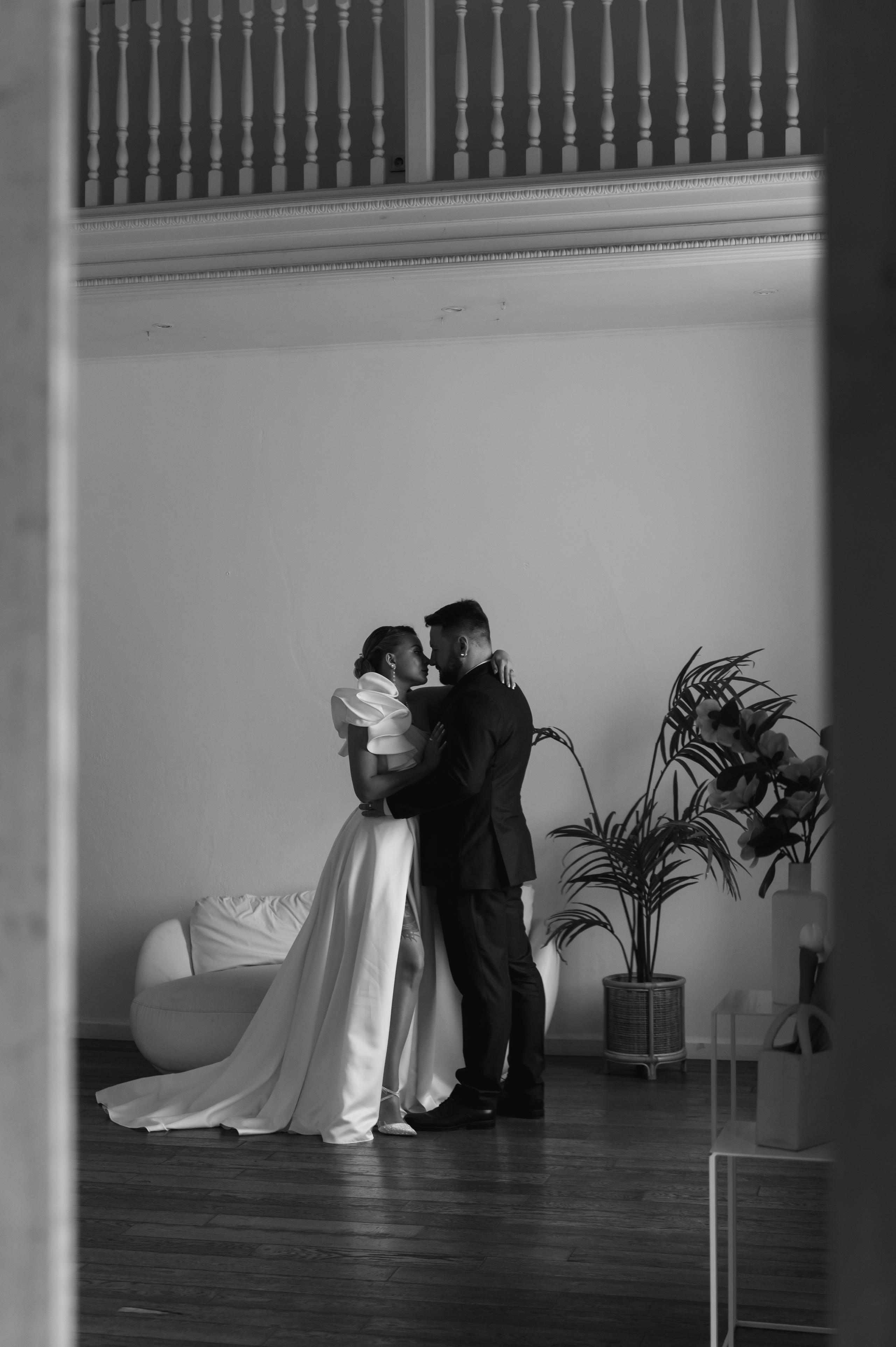 Свадебная фотосессия в фотостудии с видом на Петербург. Портретный и репортажный фотограф в Санкт-Петербурге | Валерия Кайряк