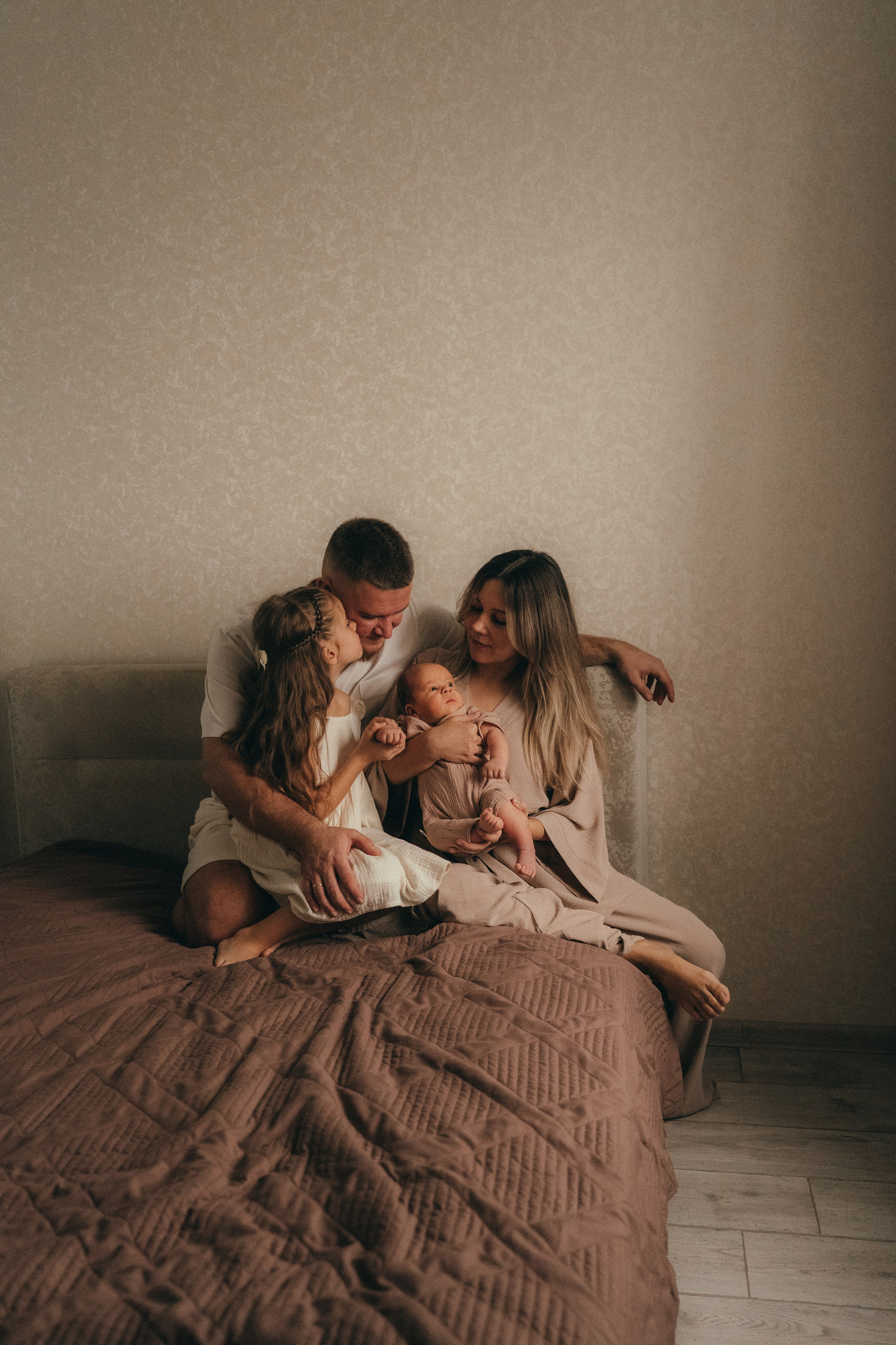 Паша, Ксюша, Тая и Мирон. Семейный фотограф • Домашние съемки в Нижнем Новгороде