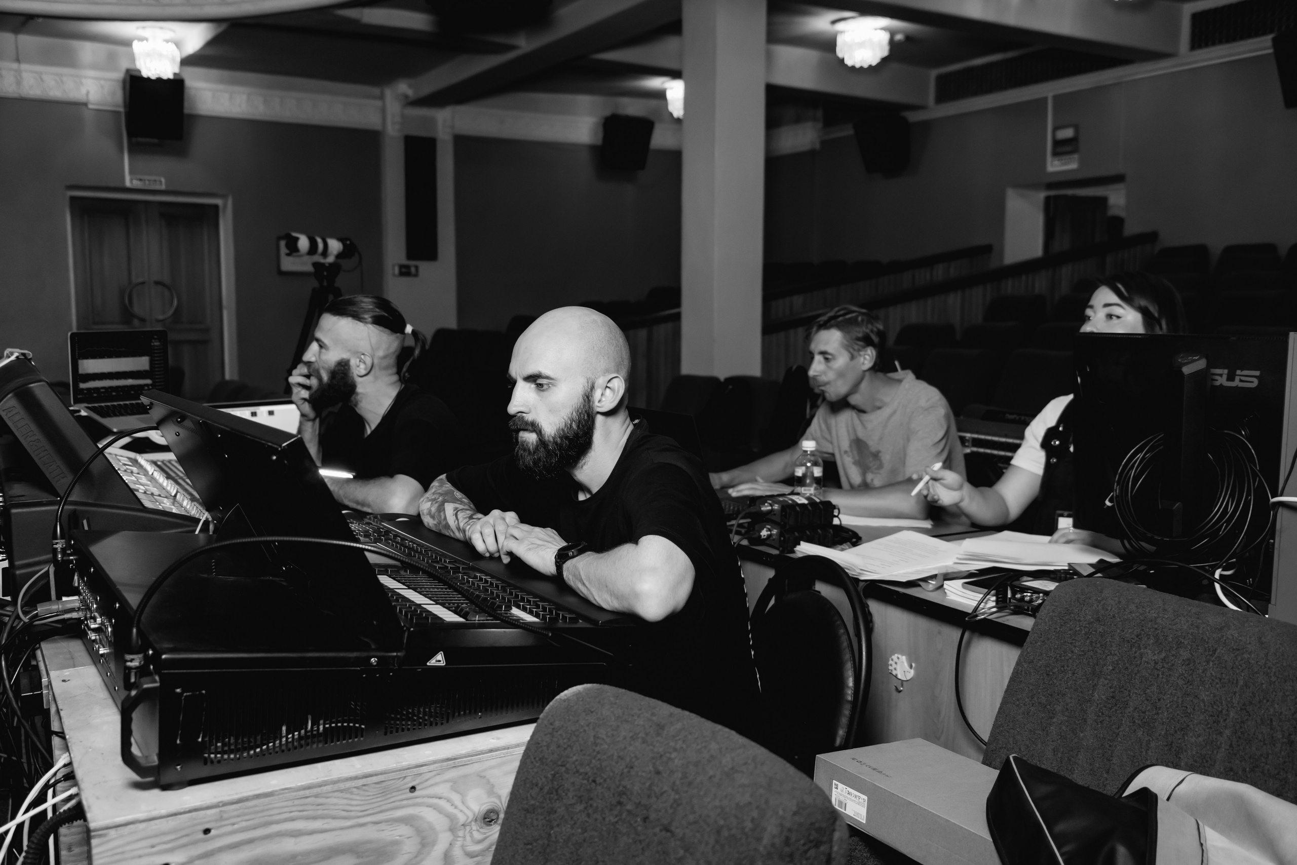 Backstage. Занимаюсь профессиональной фотографией и живу рядом с Байкалом. Работаю в разных жанрах