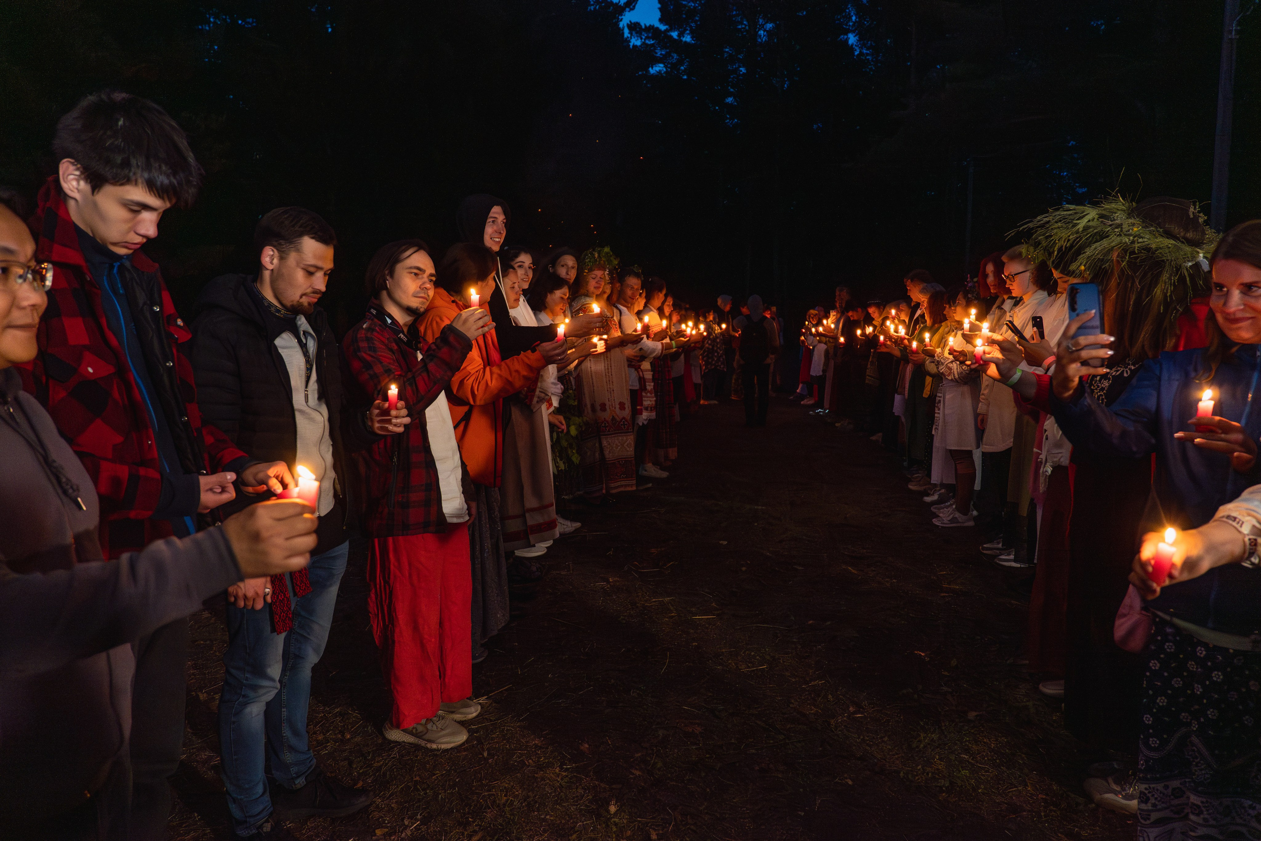 Белорусское Купалье. Занимаюсь профессиональной фотографией и живу рядом с Байкалом. Работаю в разных жанрах