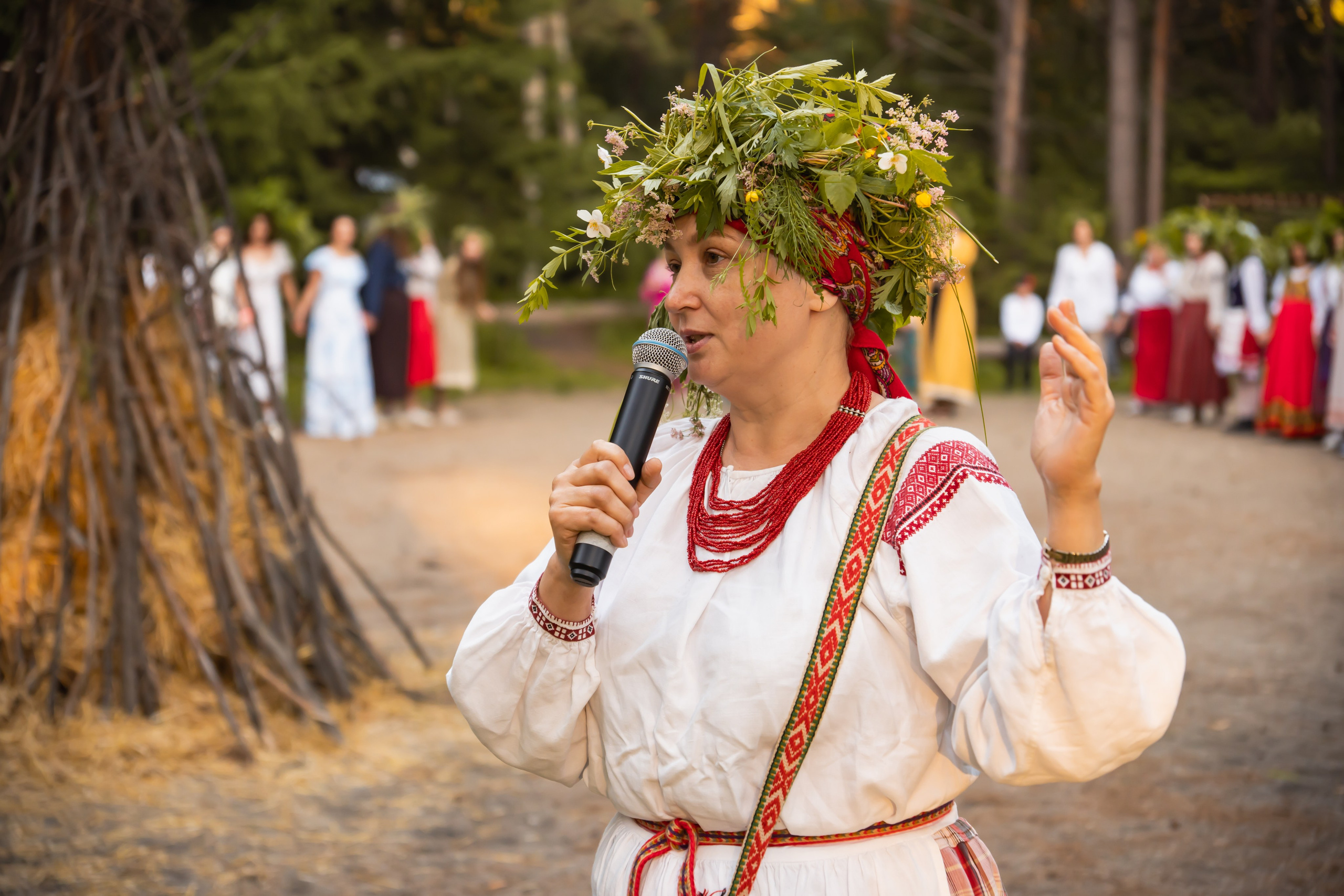 Белорусское Купалье. Занимаюсь профессиональной фотографией и живу рядом с Байкалом. Работаю в разных жанрах