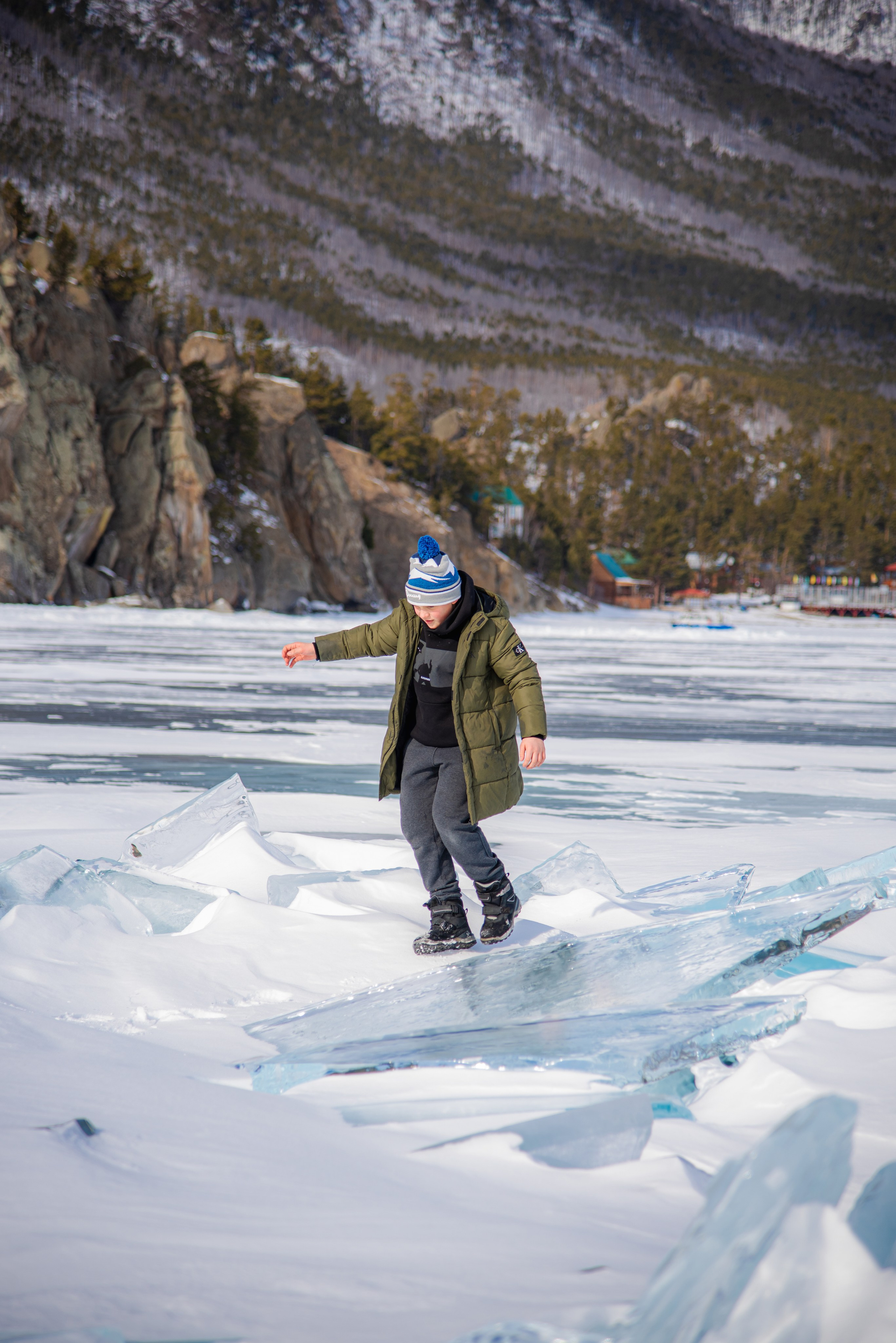 Большое Голоустное. Байкал. Занимаюсь профессиональной фотографией и живу рядом с Байкалом. Работаю в разных жанрах
