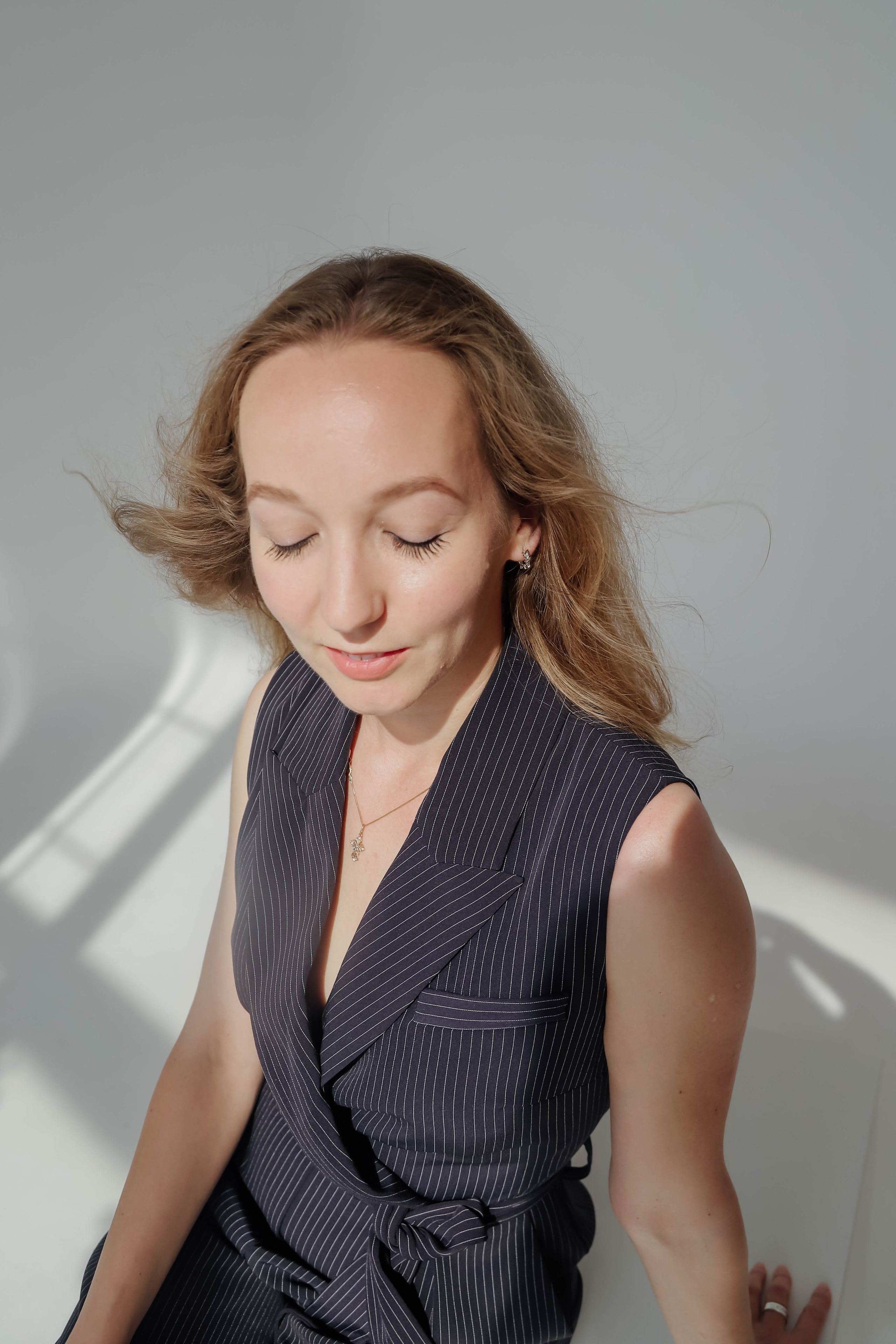 Деловая студийная фотосессия для Алины. Свадебный, семейный, детский фотограф в Сочи Виолетта Александрова