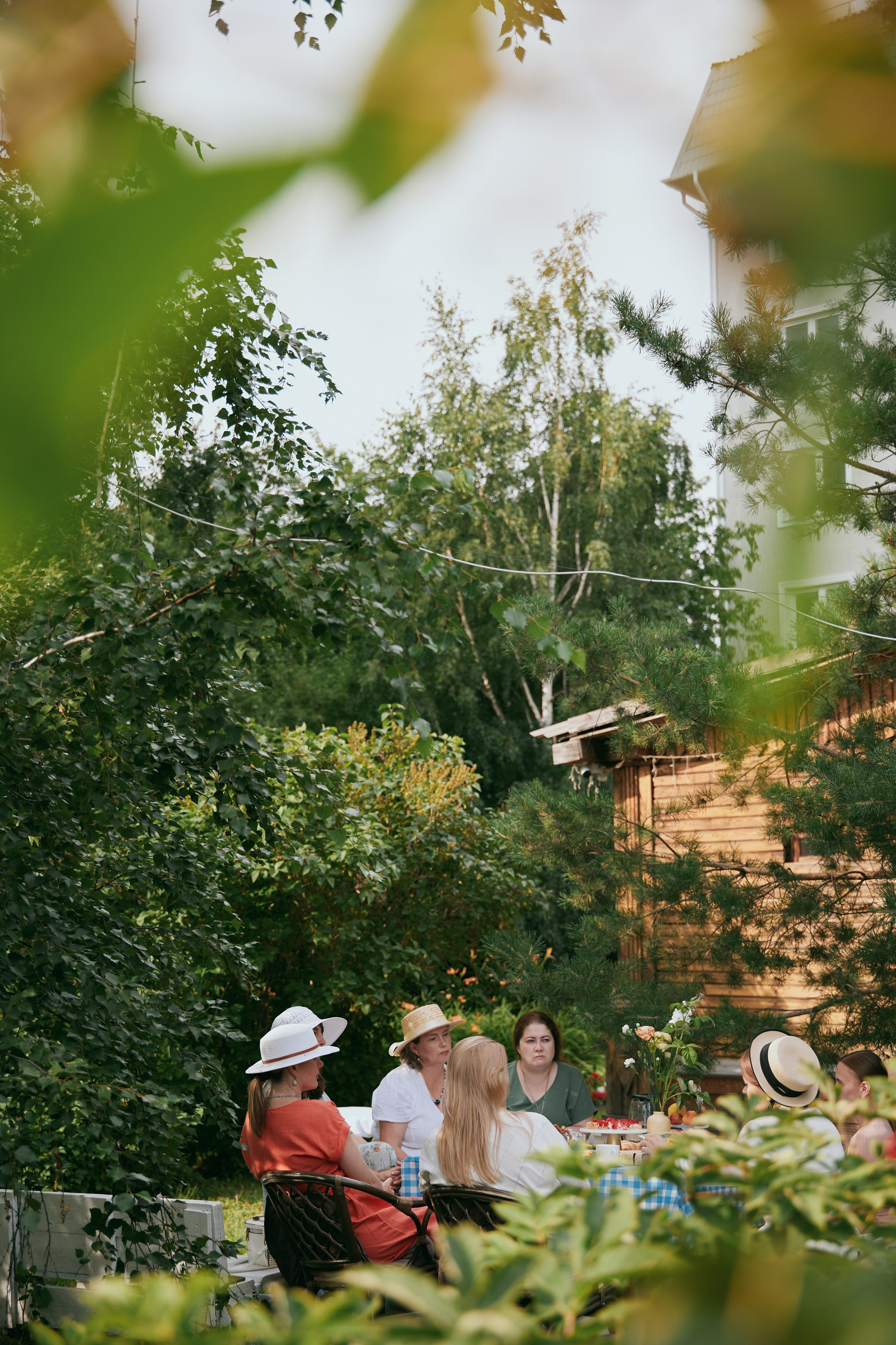 Завтрак в шляпках. Фотограф и видеограф в Кургане Леонид Корнильев