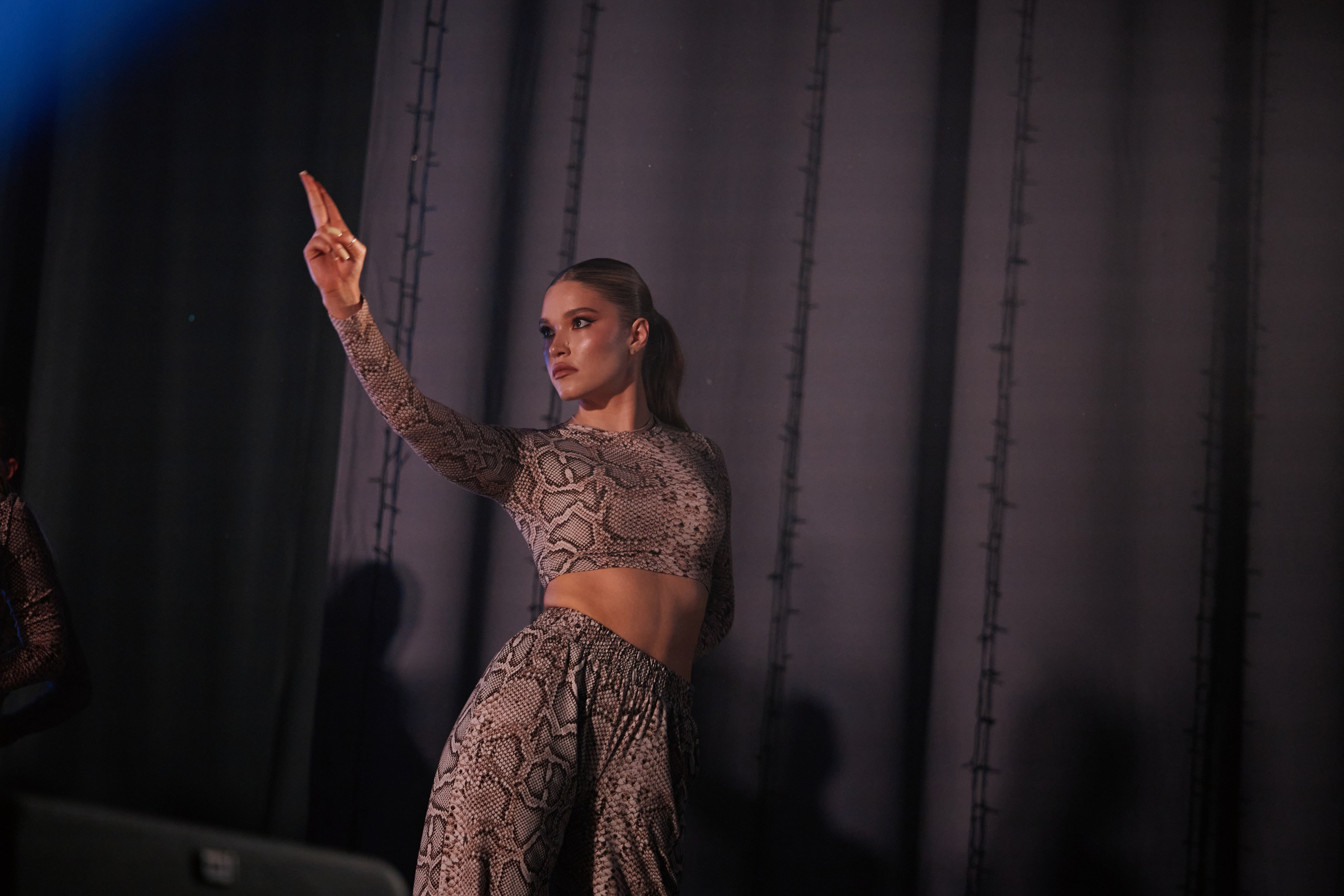 VIVA GLAM Отчетный концерт. Фотограф и видеограф в Кургане Леонид Корнильев