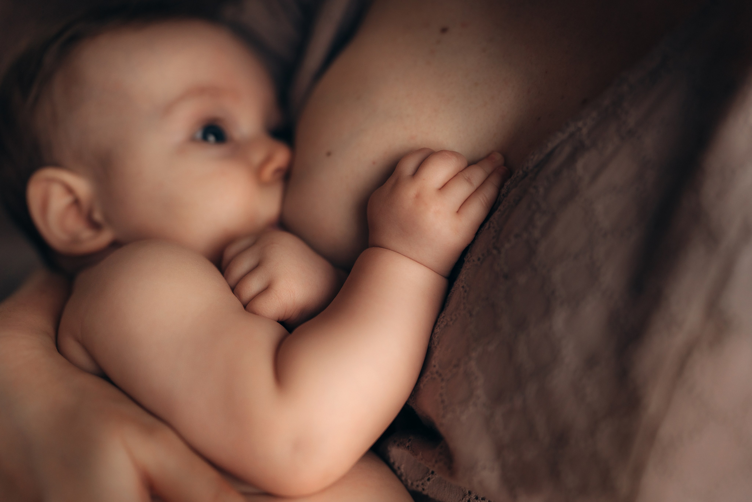 Домашняя фотосессия мамы и дочки. Детский, семейный и ньюборн фотограф в Москве Юлия Шуарт