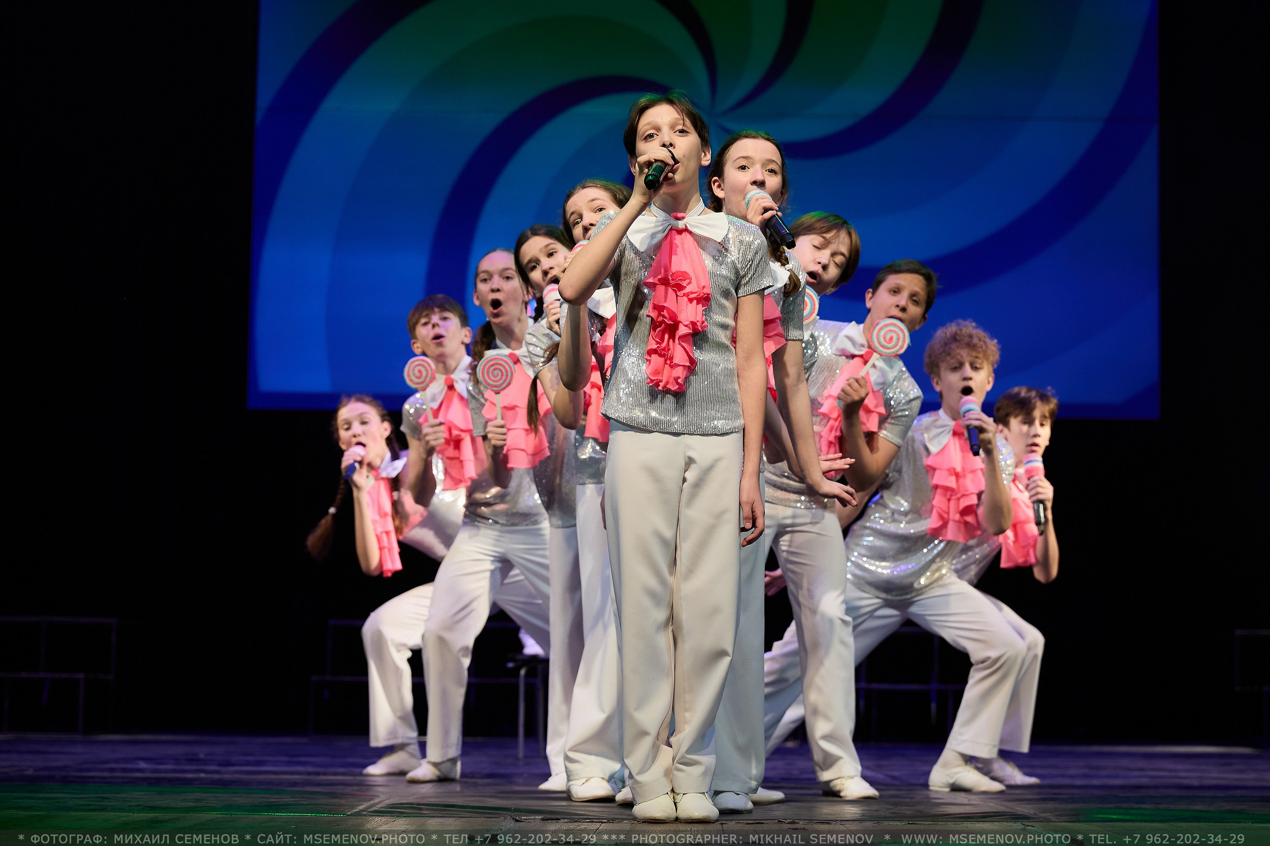 Концерт «Веселая семейка». Photographer for business Mikhail Semenov. Aqua photo studio, photo school
