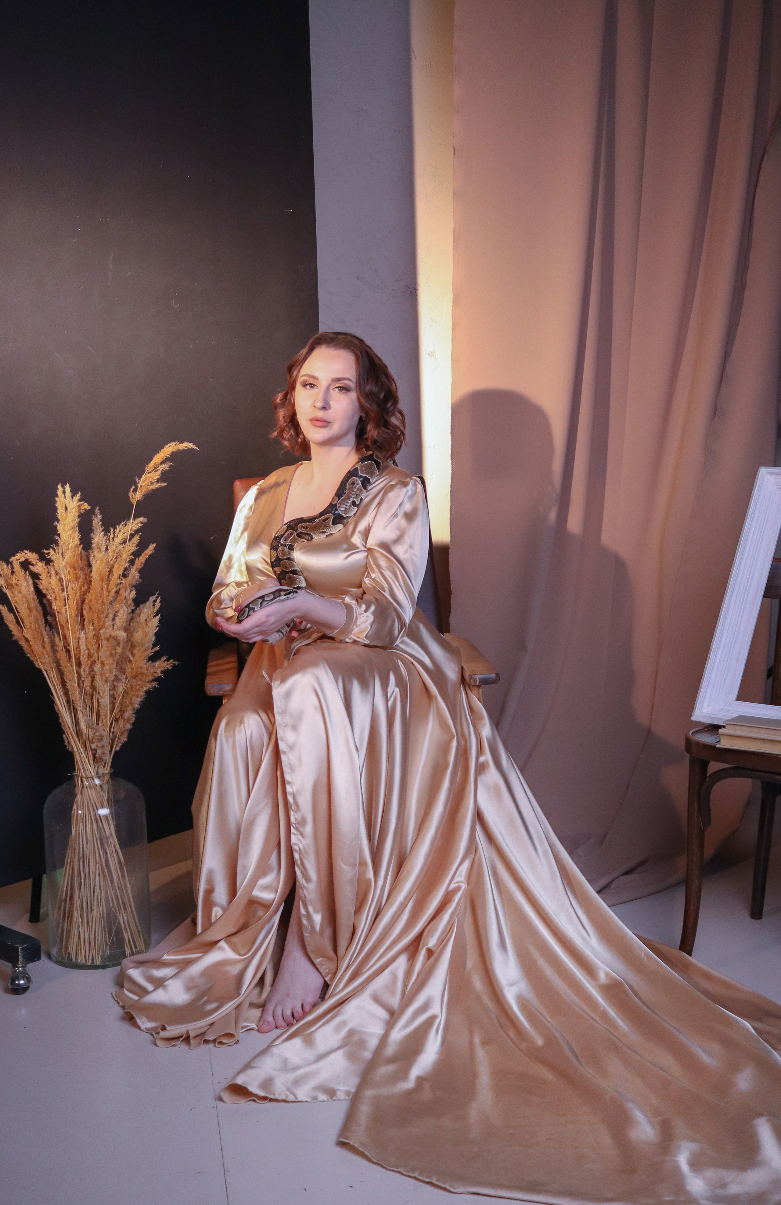 Фотосессия с питоном. Фотограф в Сургуте Брызгунова Анастасия