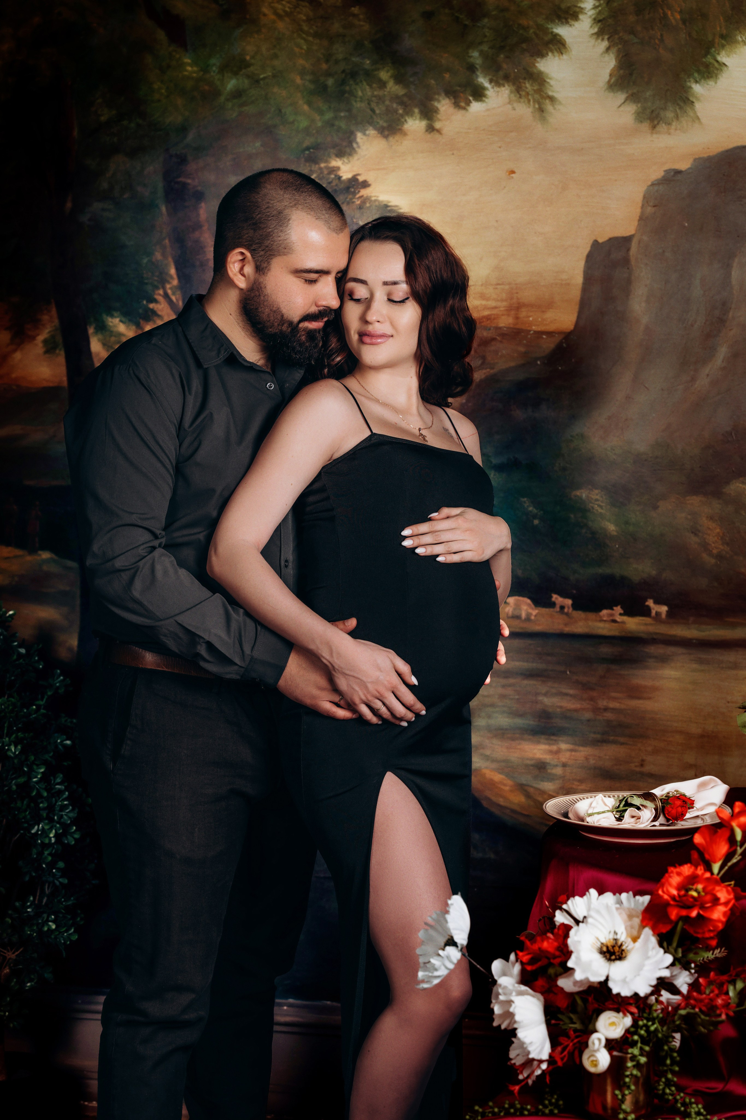 Мария и Никита — фотосессия беременности в интерьерном зале. Фотограф беременных в СПб — Елена Александрова