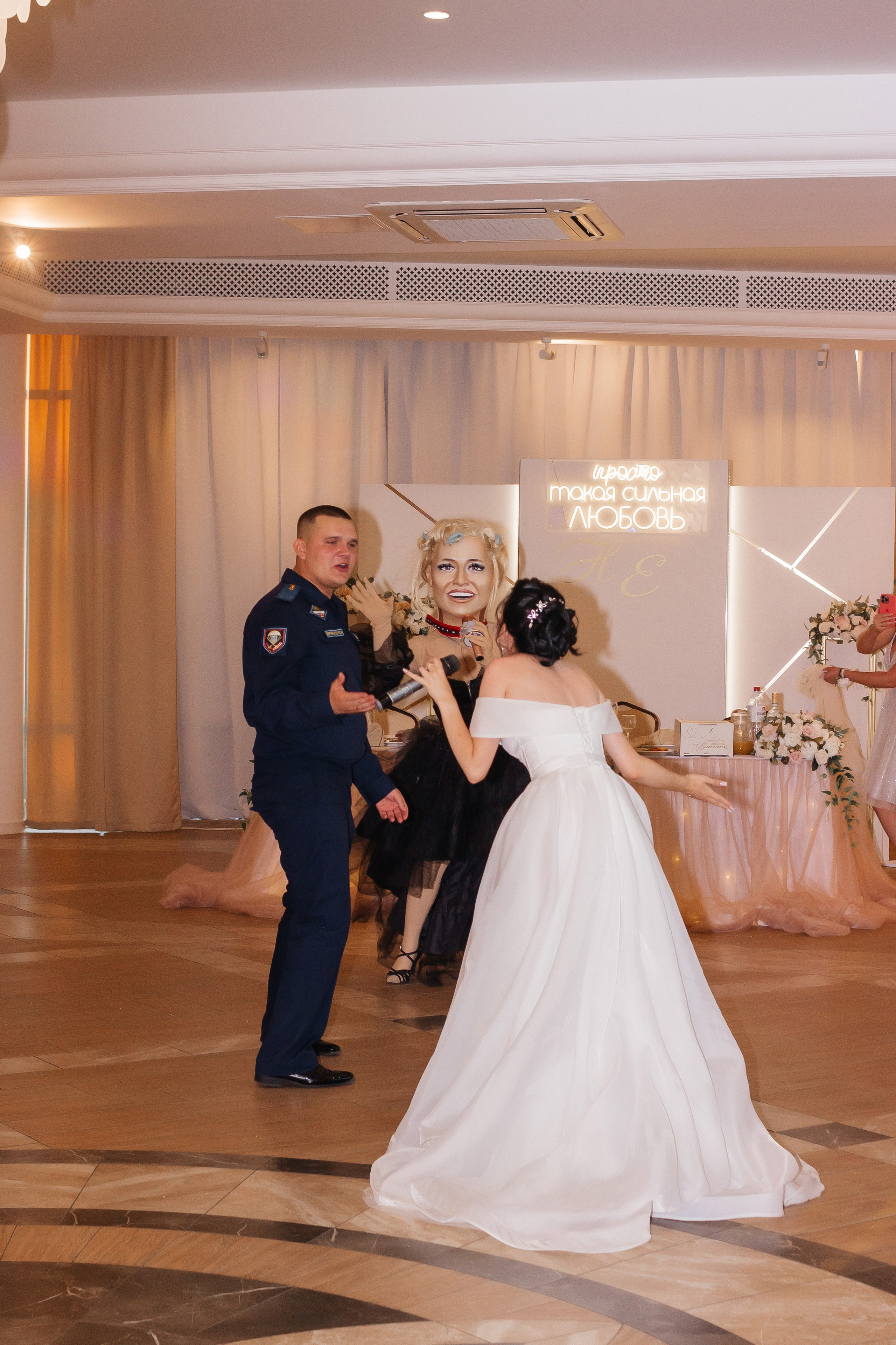 Свадебная съемка Лены и Никиты на Стрелке и в Ресторане Парус на Гребном канале. Свадебный фотограф и фотограф Love-Store в Нижнем Новгороде Анастасия