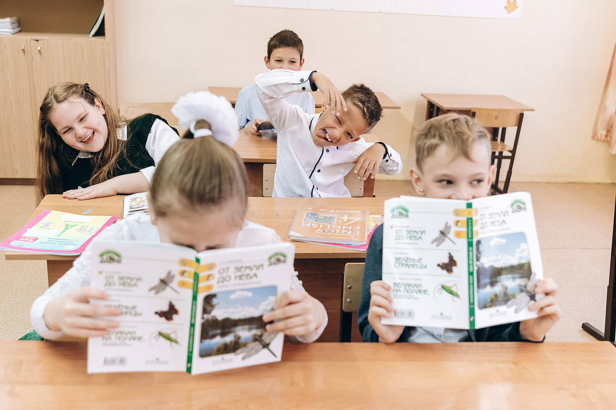 Школьный фотограф в Дубне Талдоме Кимрах. Свадебный фотограф в Дубне Алексей Фонарёв