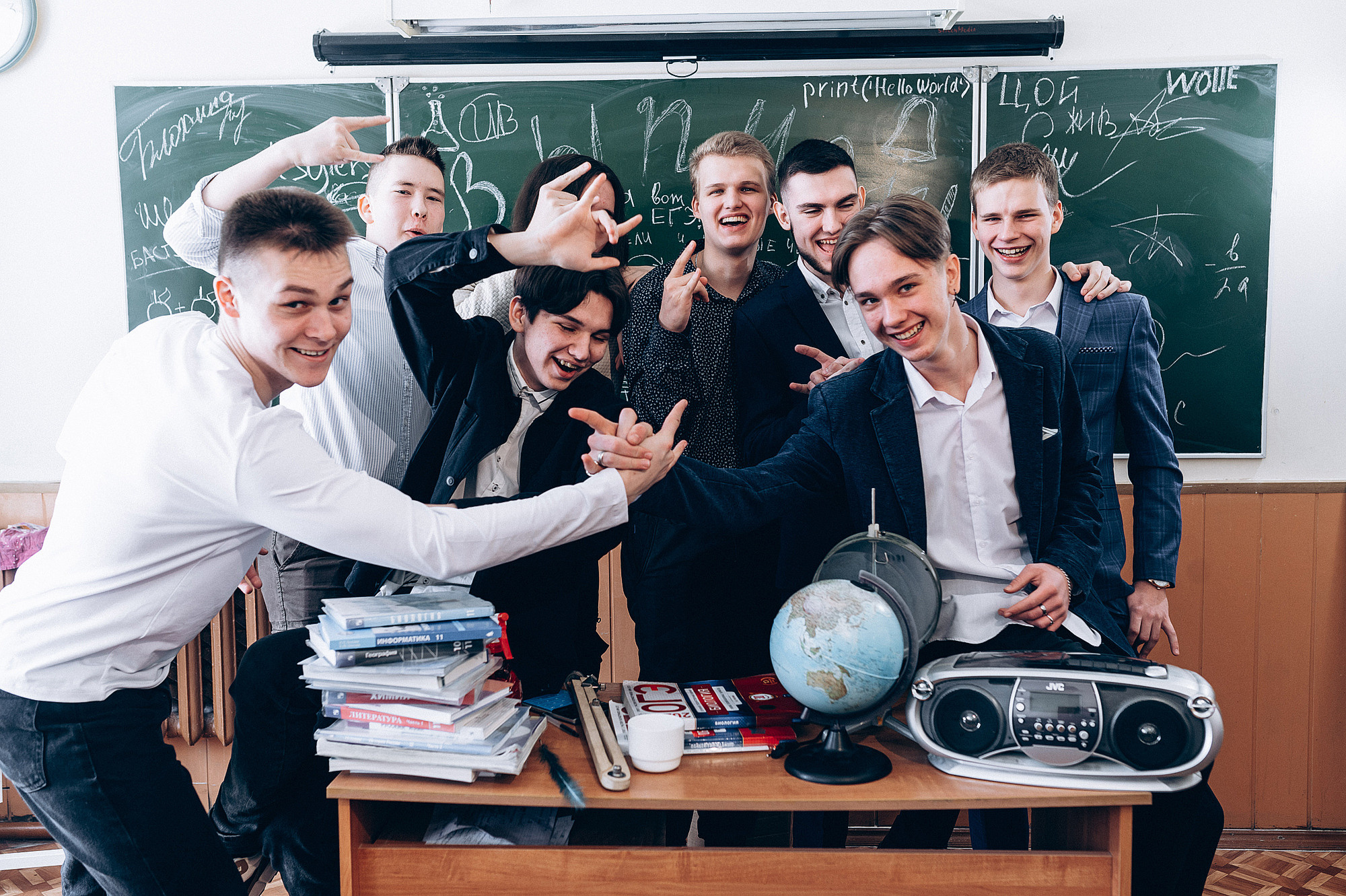 Улыбки учеников на фотосессии