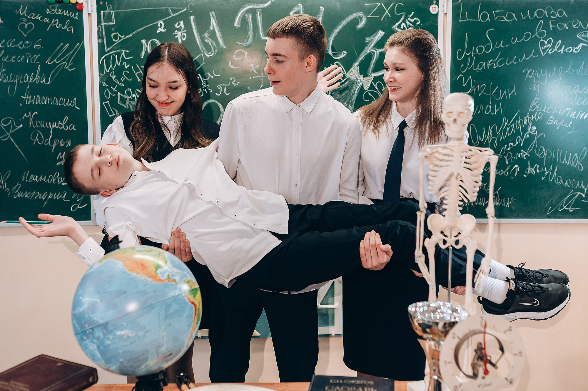 Школьный фотограф в Дубне Талдоме Кимрах. Свадебный фотограф в Дубне Алексей Фонарёв