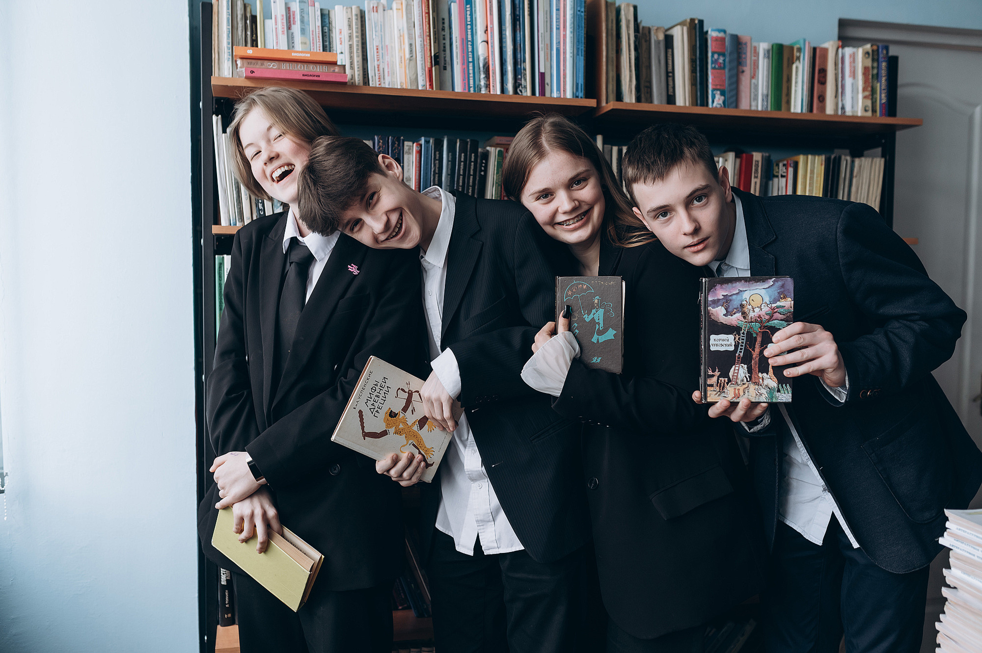 Школьный фотограф в Дубне Талдоме Кимрах. Свадебный фотограф в Дубне Алексей Фонарёв