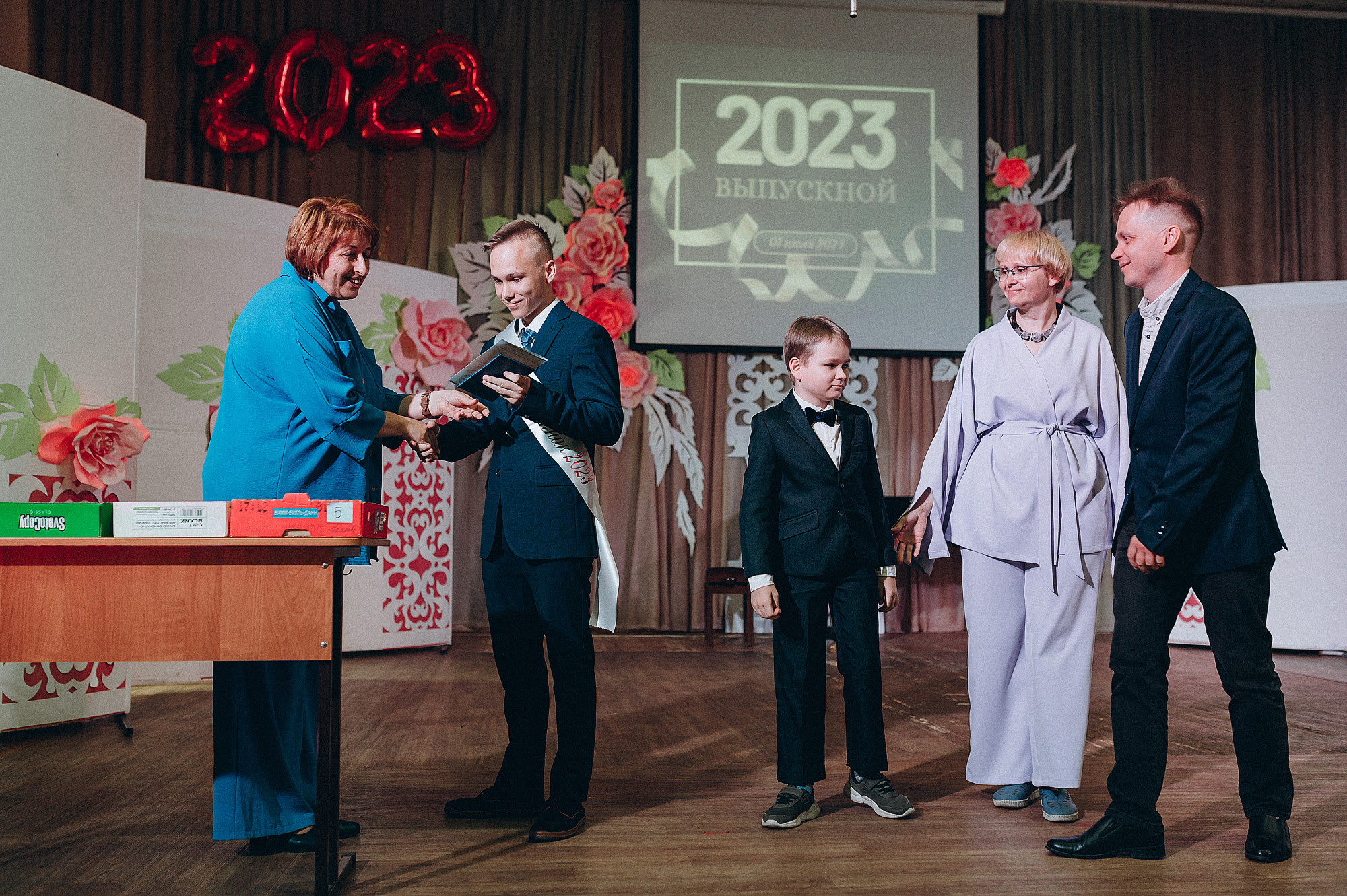 Школьный фотограф в Дубне Талдоме Кимрах. Свадебный фотограф в Дубне Алексей Фонарёв