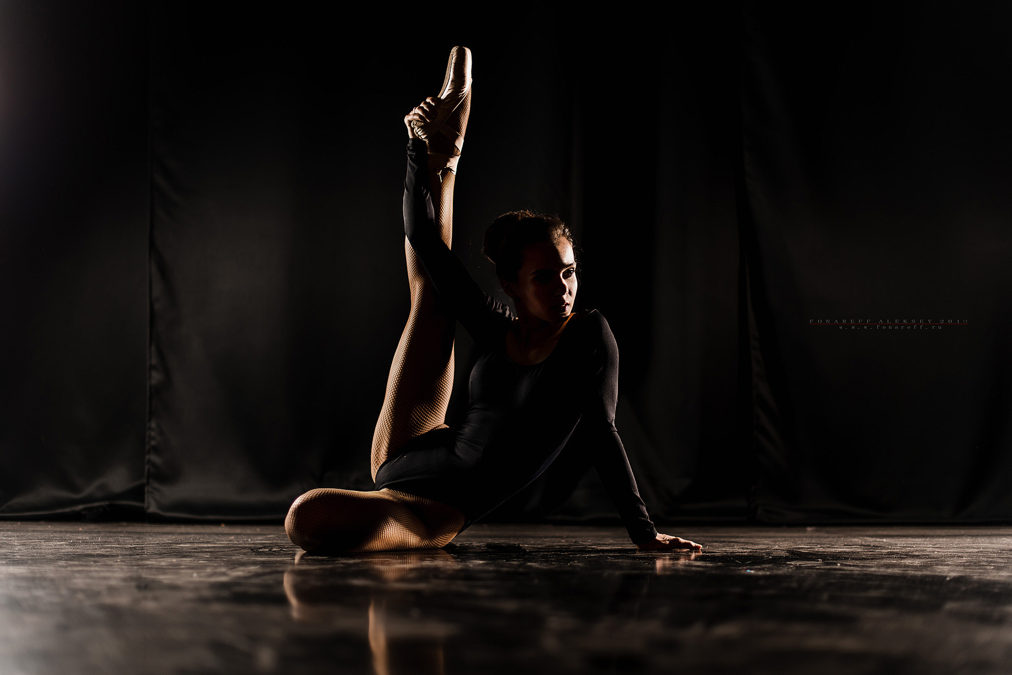 Фотографии моделей в танце, это самая атмосферная фотосессия. Свадебный фотограф в Дубне Алексей Фонарёв