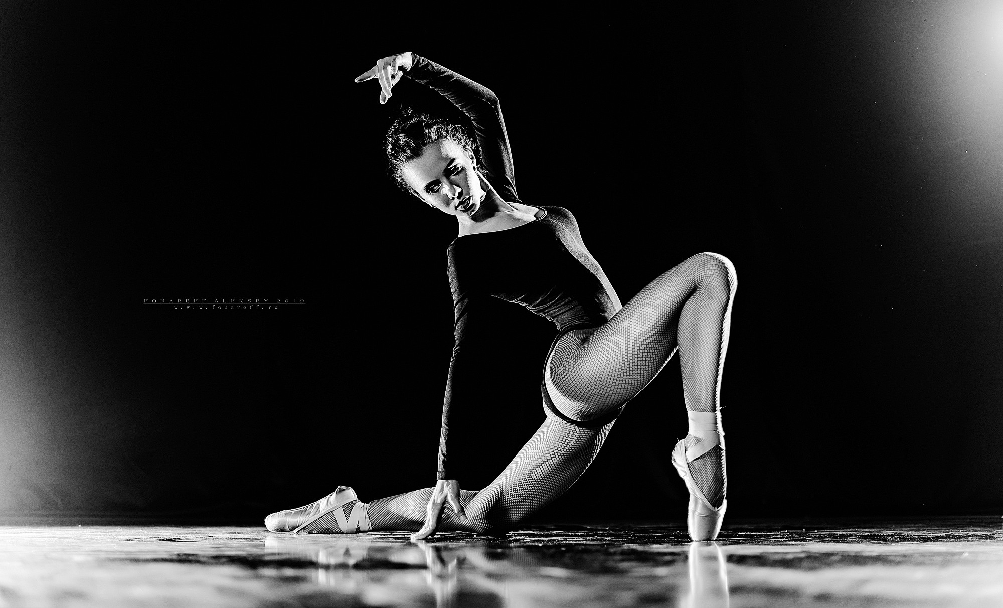 Фотографии моделей в танце, это самая атмосферная фотосессия. Свадебный фотограф в Дубне Алексей Фонарёв