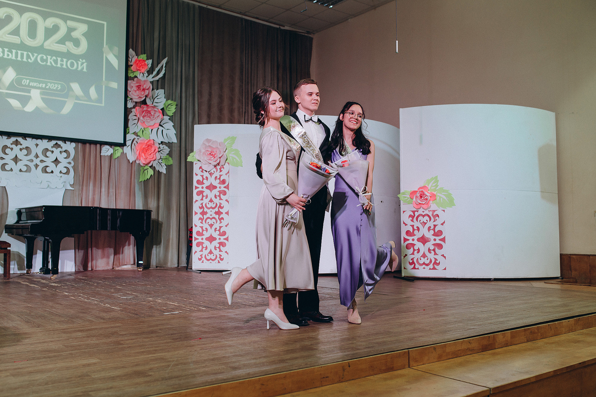 Школьный фотограф в Дубне Талдоме Кимрах. Свадебный фотограф в Дубне Алексей Фонарёв