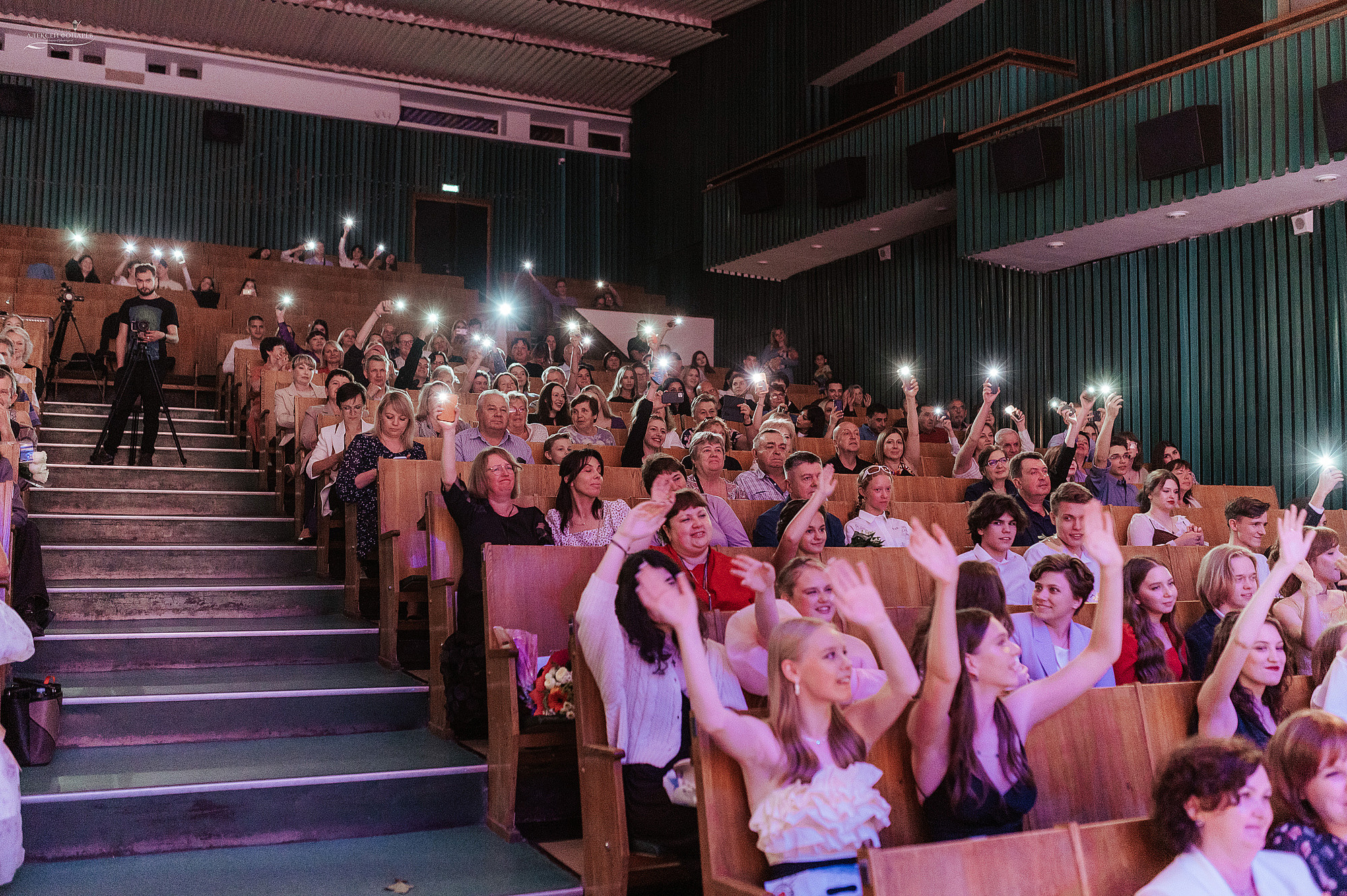 Школьный фотограф в Дубне Талдоме Кимрах. Свадебный фотограф в Дубне Алексей Фонарёв