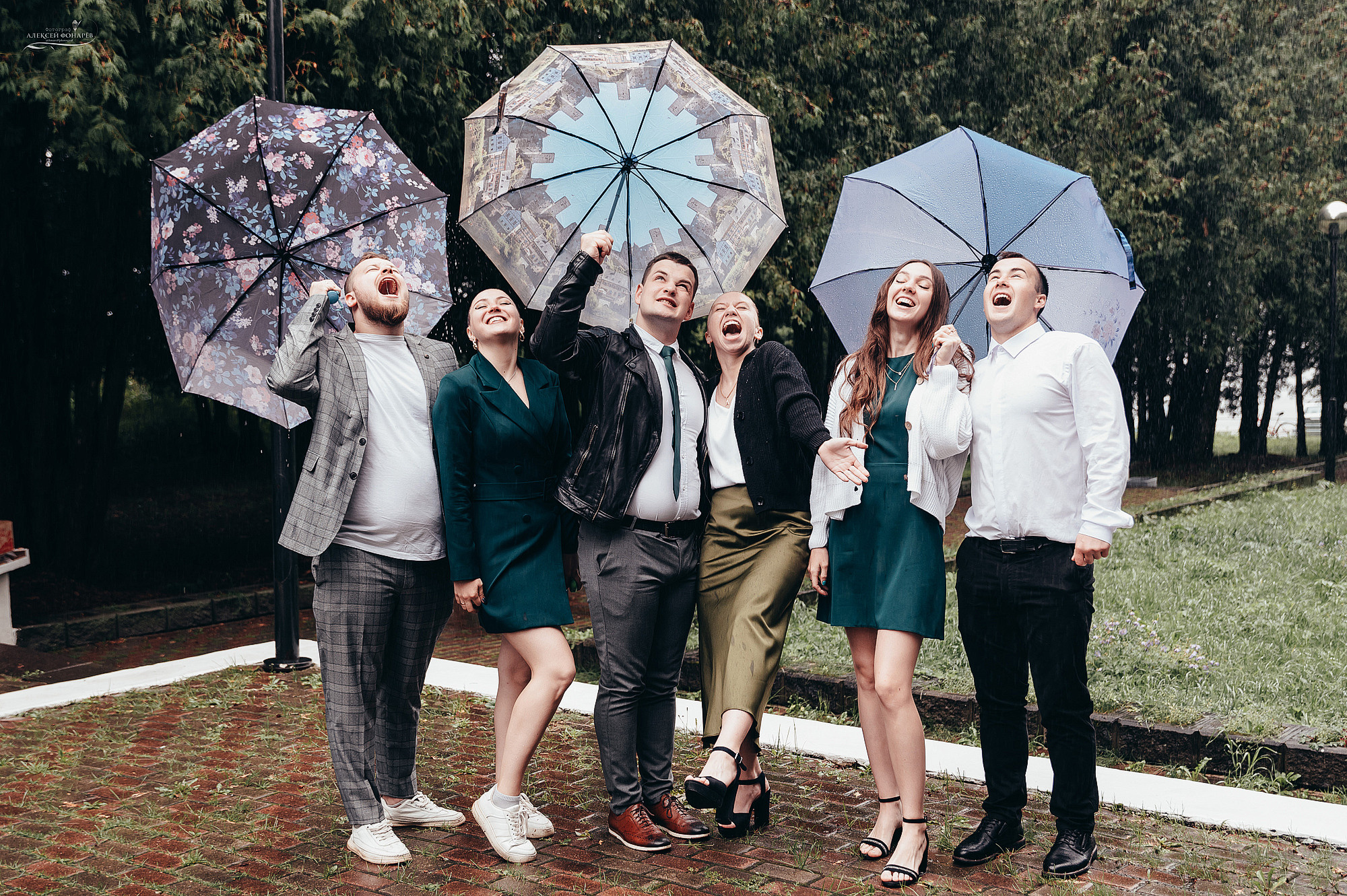 весёлые гости на свадьбе