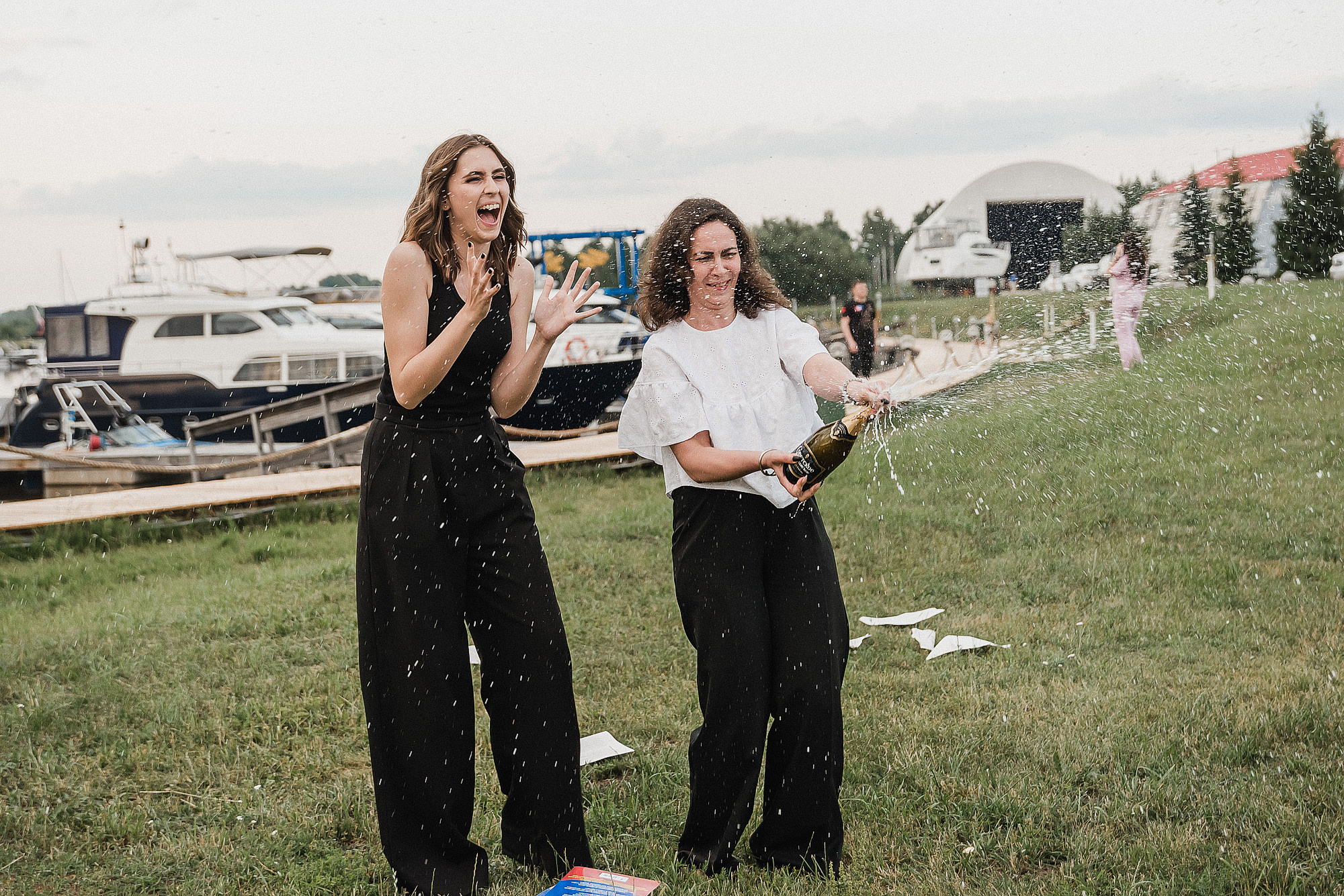 Школьный фотограф в Дубне Талдоме Кимрах. Свадебный фотограф в Дубне Алексей Фонарёв