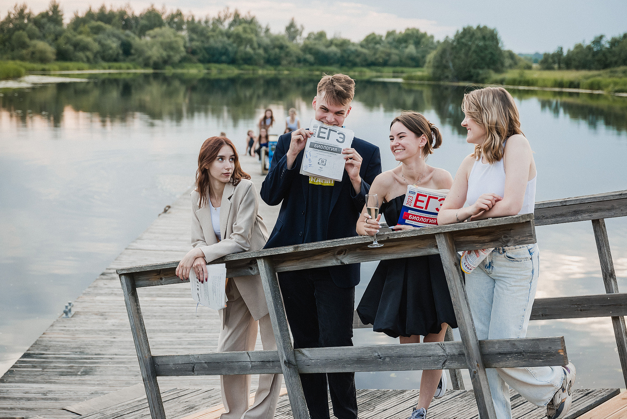 Школьный фотограф в Дубне Талдоме Кимрах. Свадебный фотограф в Дубне Алексей Фонарёв