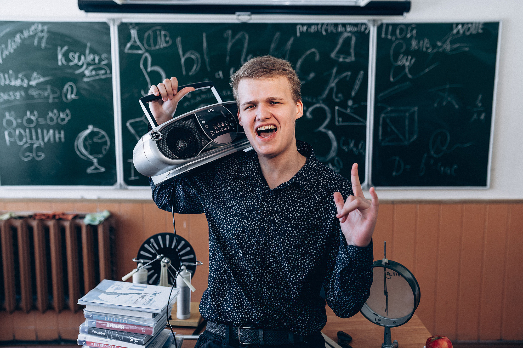 Школьный фотограф в Дубне Талдоме Кимрах. Свадебный фотограф в Дубне Алексей Фонарёв