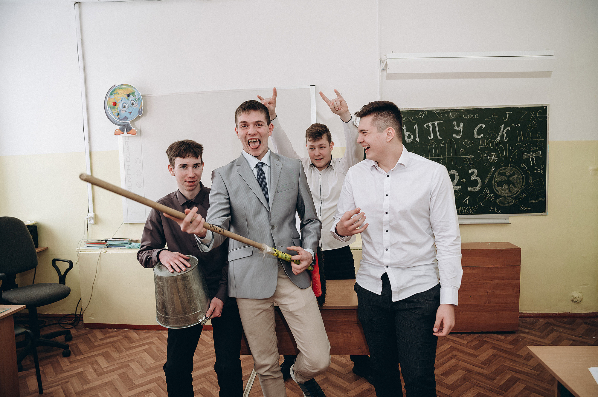 Школьный фотограф в Дубне Талдоме Кимрах. Свадебный фотограф в Дубне Алексей Фонарёв