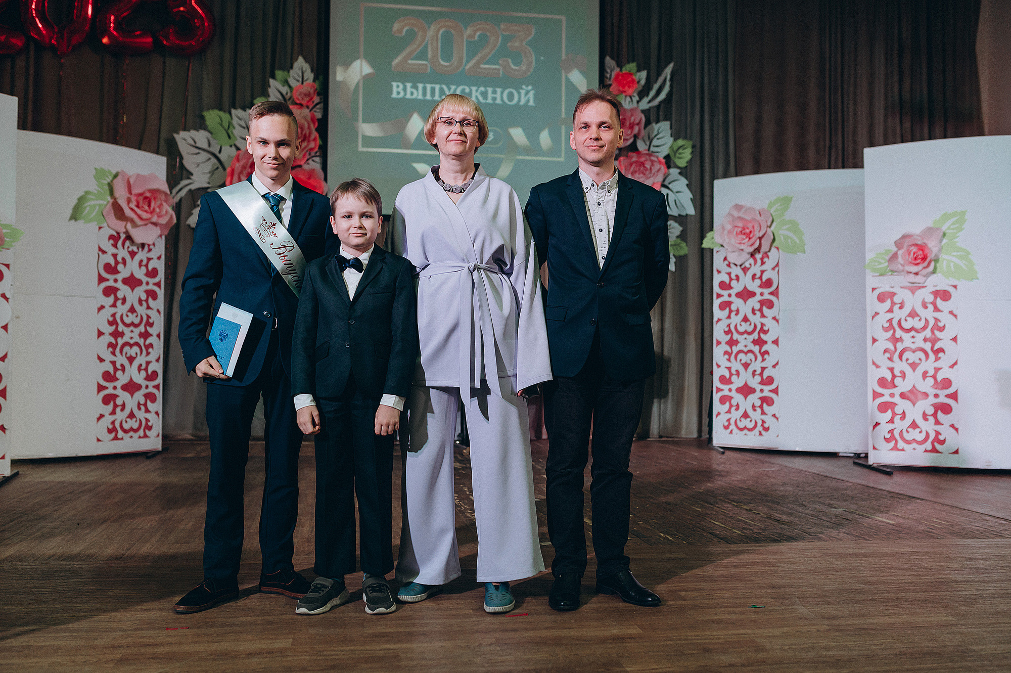 Школьный фотограф в Дубне Талдоме Кимрах. Свадебный фотограф в Дубне Алексей Фонарёв