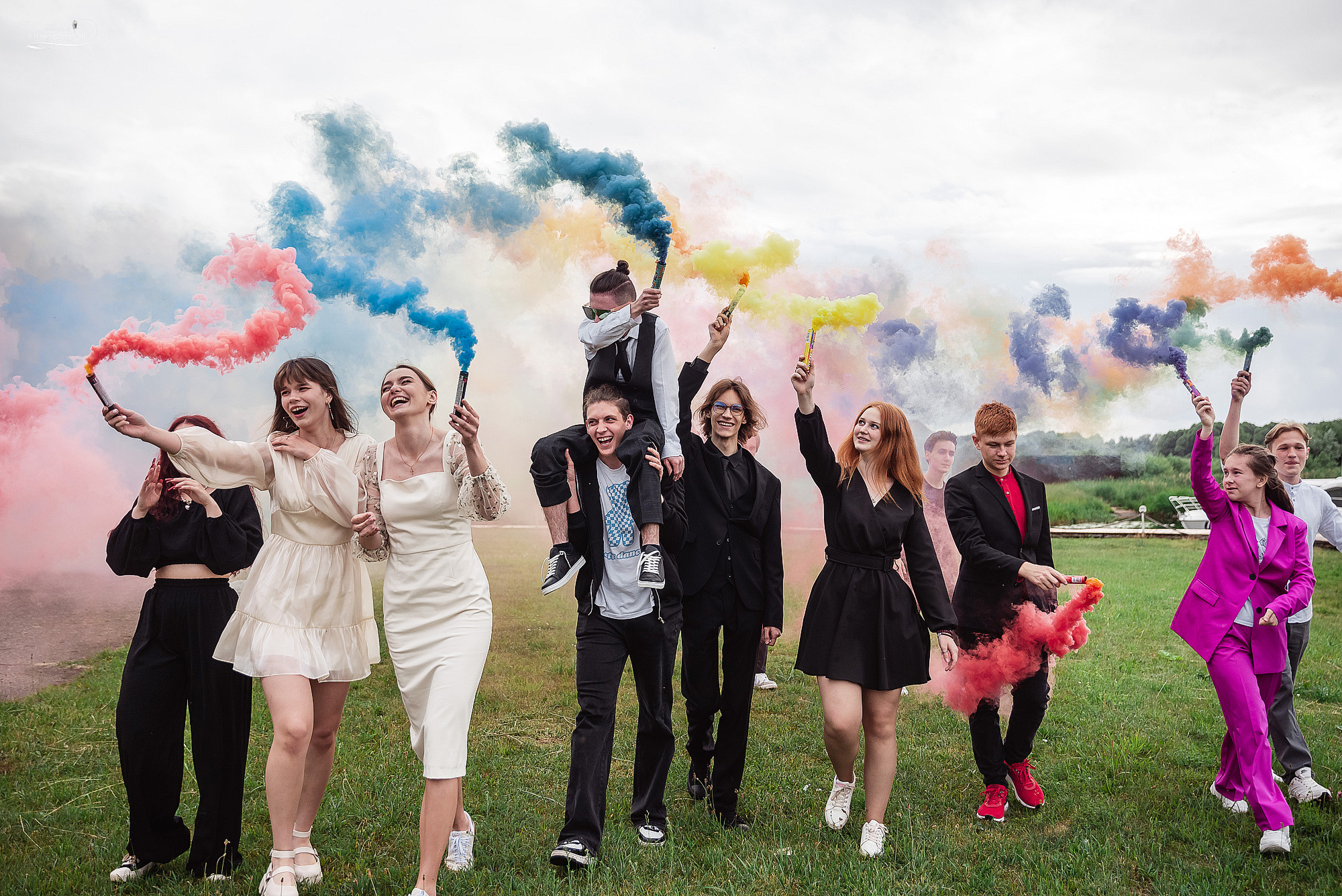 Школьный фотограф в Дубне Талдоме Кимрах. Свадебный фотограф в Дубне Алексей Фонарёв