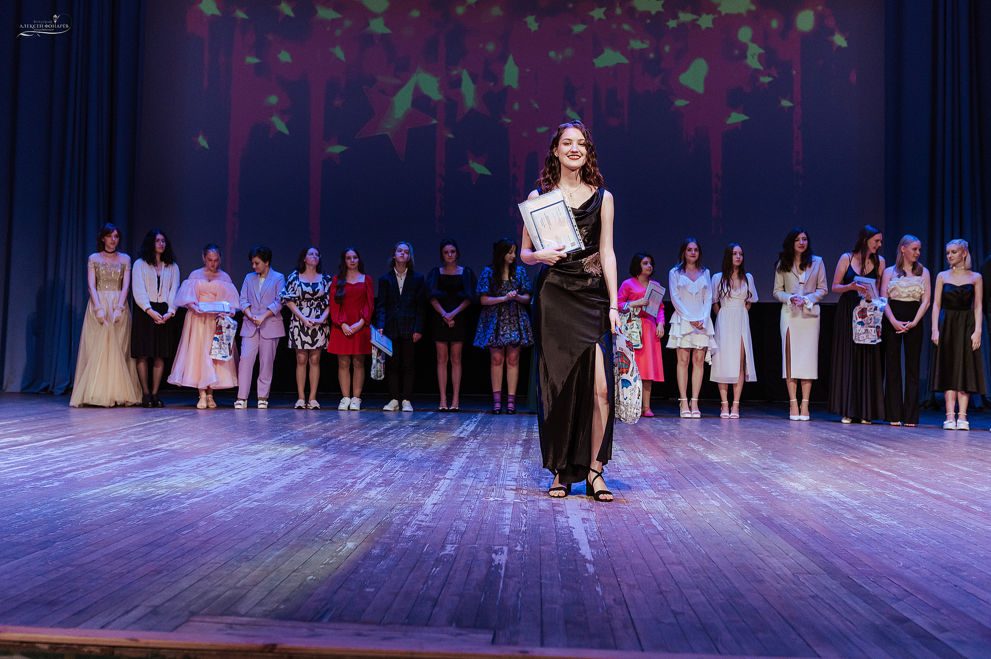 Школьный фотограф в Дубне Талдоме Кимрах. Свадебный фотограф в Дубне Алексей Фонарёв