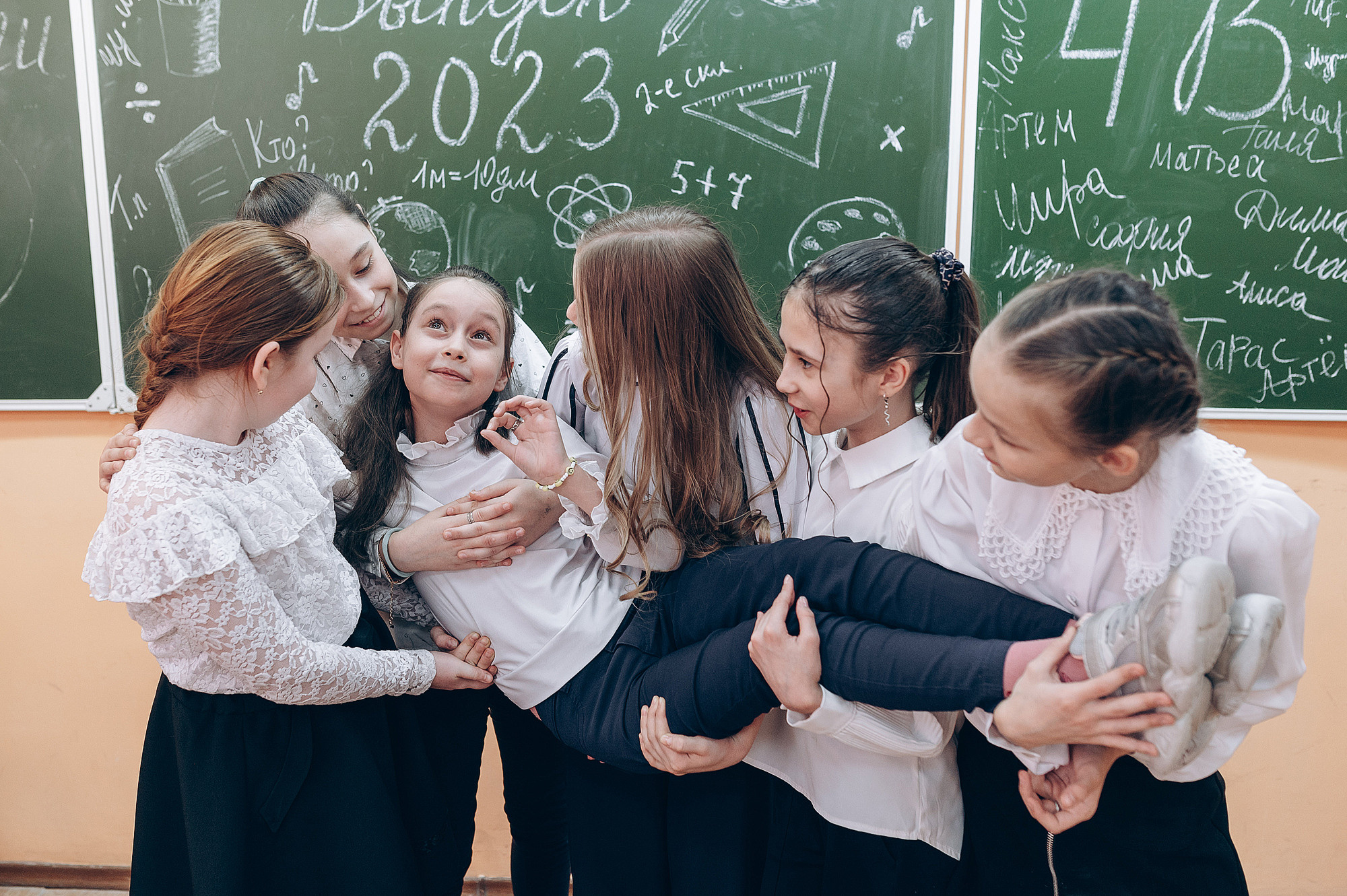 смешные школьники на выпускной