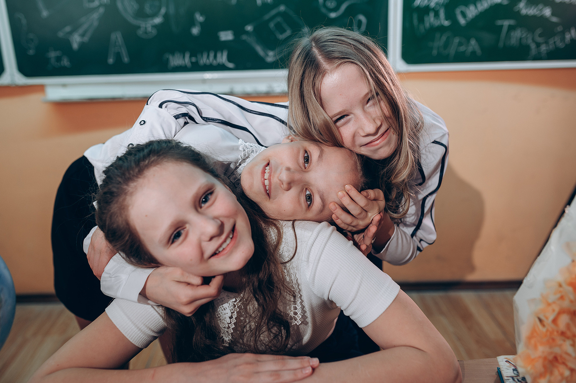 Школьный фотограф в Дубне Талдоме Кимрах. Свадебный фотограф в Дубне Алексей Фонарёв