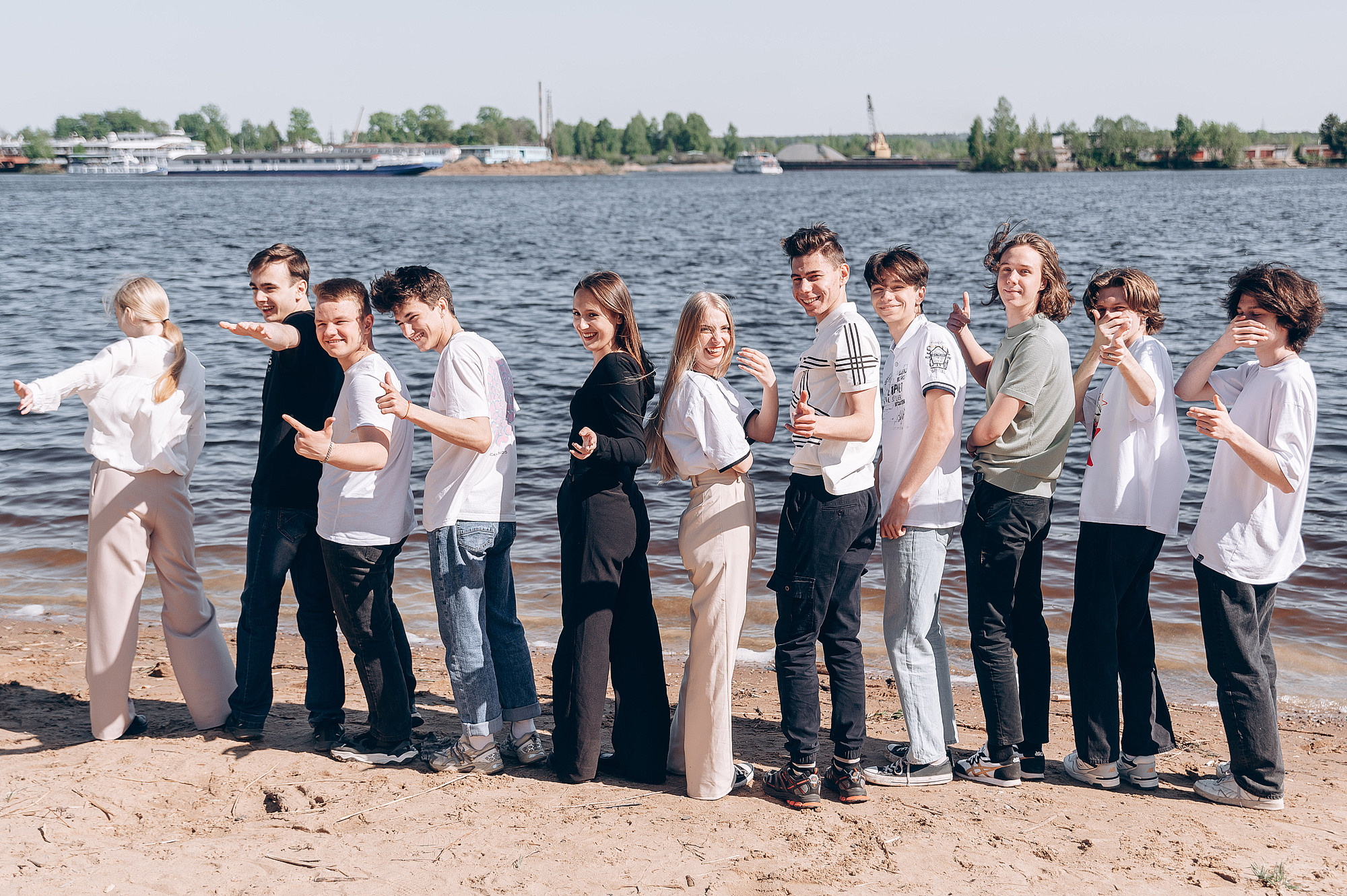 Школьный фотограф в Дубне Талдоме Кимрах. Свадебный фотограф в Дубне Алексей Фонарёв