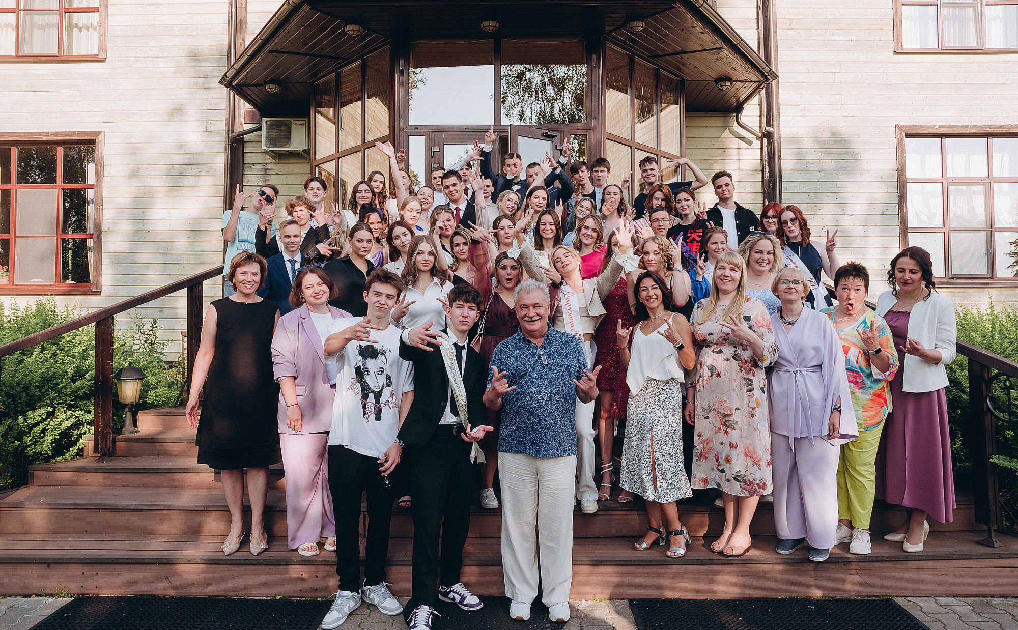 Школьный фотограф в Дубне Талдоме Кимрах. Свадебный фотограф в Дубне Алексей Фонарёв