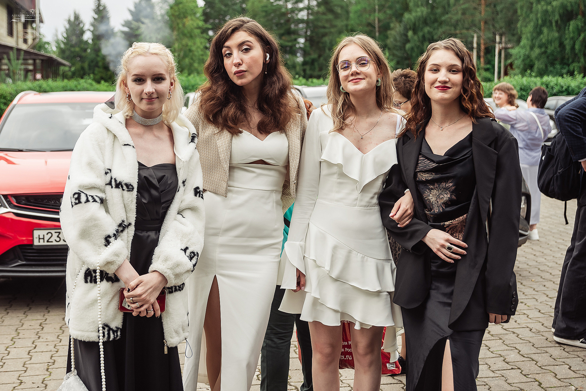 Школьный фотограф в Дубне Талдоме Кимрах. Свадебный фотограф в Дубне Алексей Фонарёв