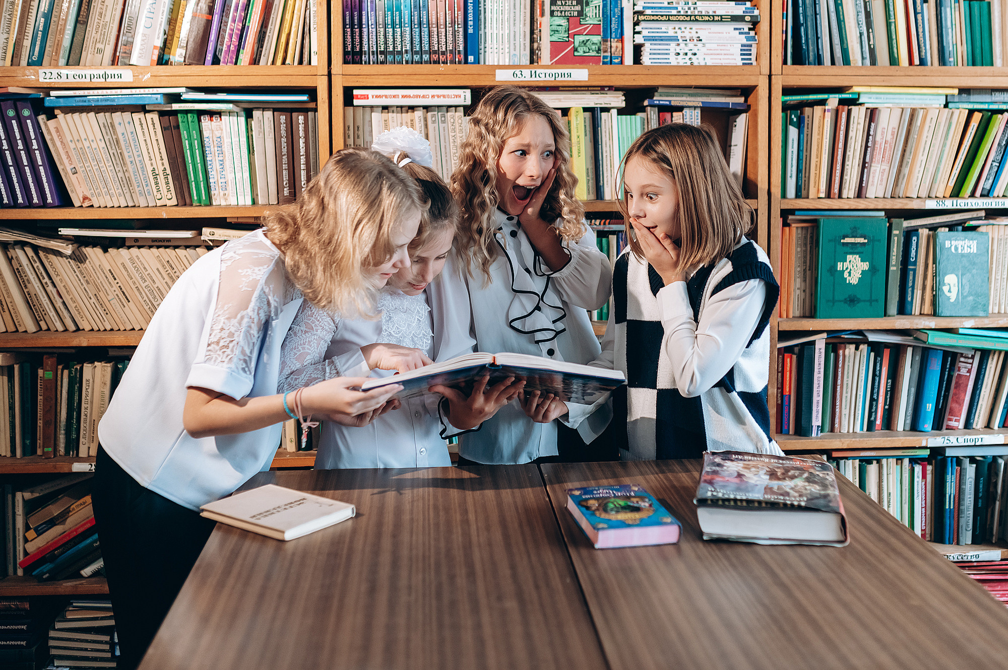 Школьный фотограф в Дубне Талдоме Кимрах. Свадебный фотограф в Дубне Алексей Фонарёв