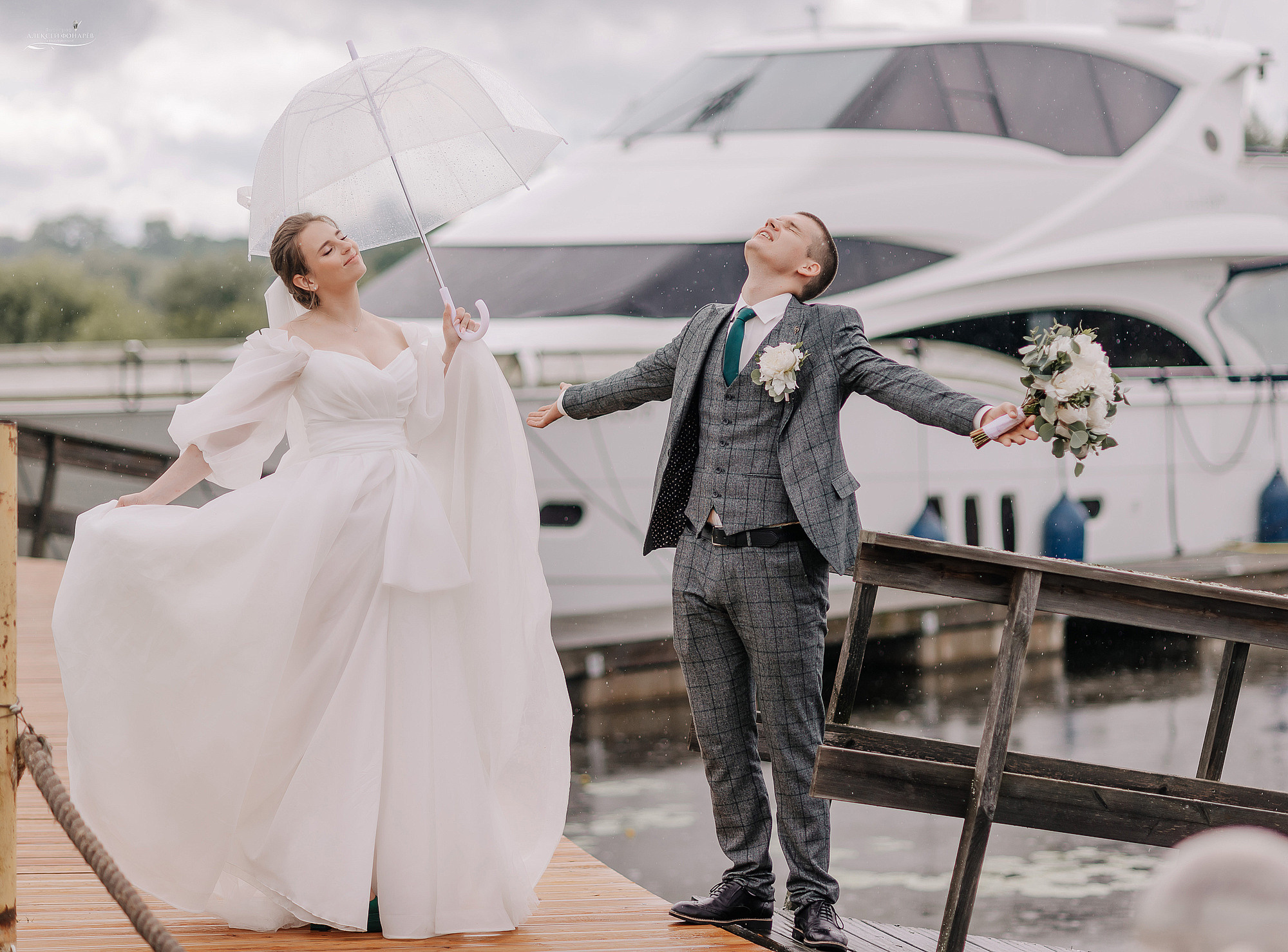 капли дождя на свадьбе