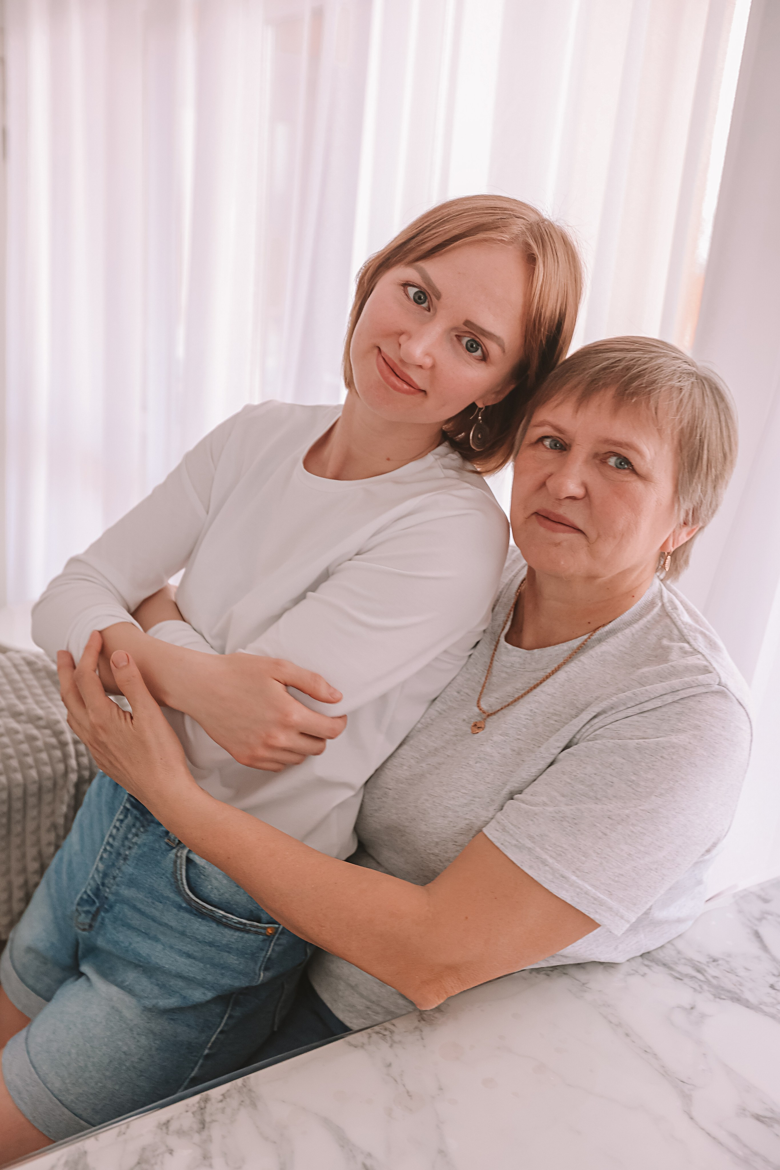 Семейная в домике (репортаж). Семейный фотограф Тюмень, фотограф на роды Салмина Мария