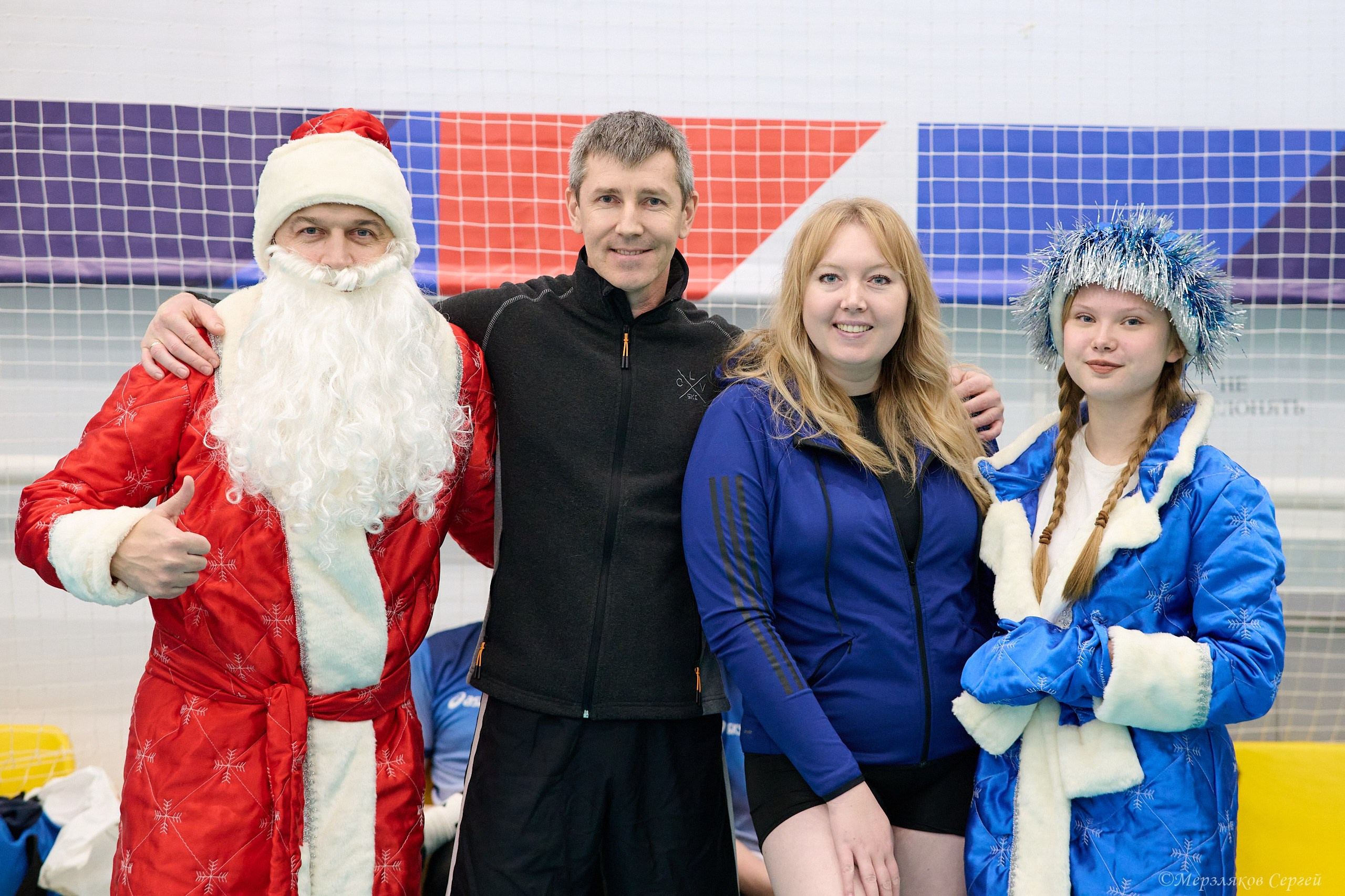 Новогодний волейбольный турнир. Ижевск. 16.12.23. Спортивный репортажный фотограф в Ижевске Сергей Мерзляков