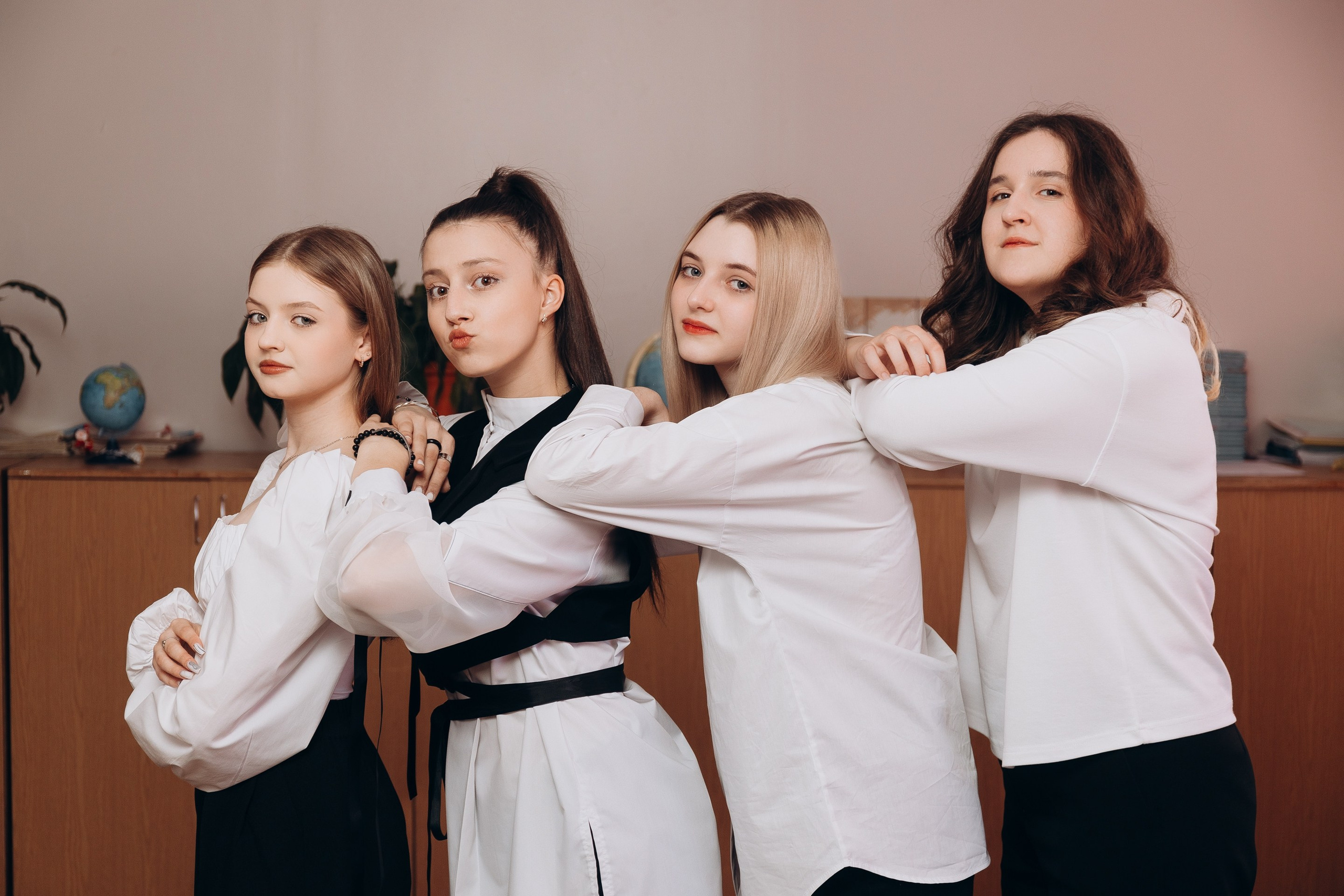 Групповые фотографии. BREAKBOOK | Выпускные альбомы в Пензе и Пензенской области