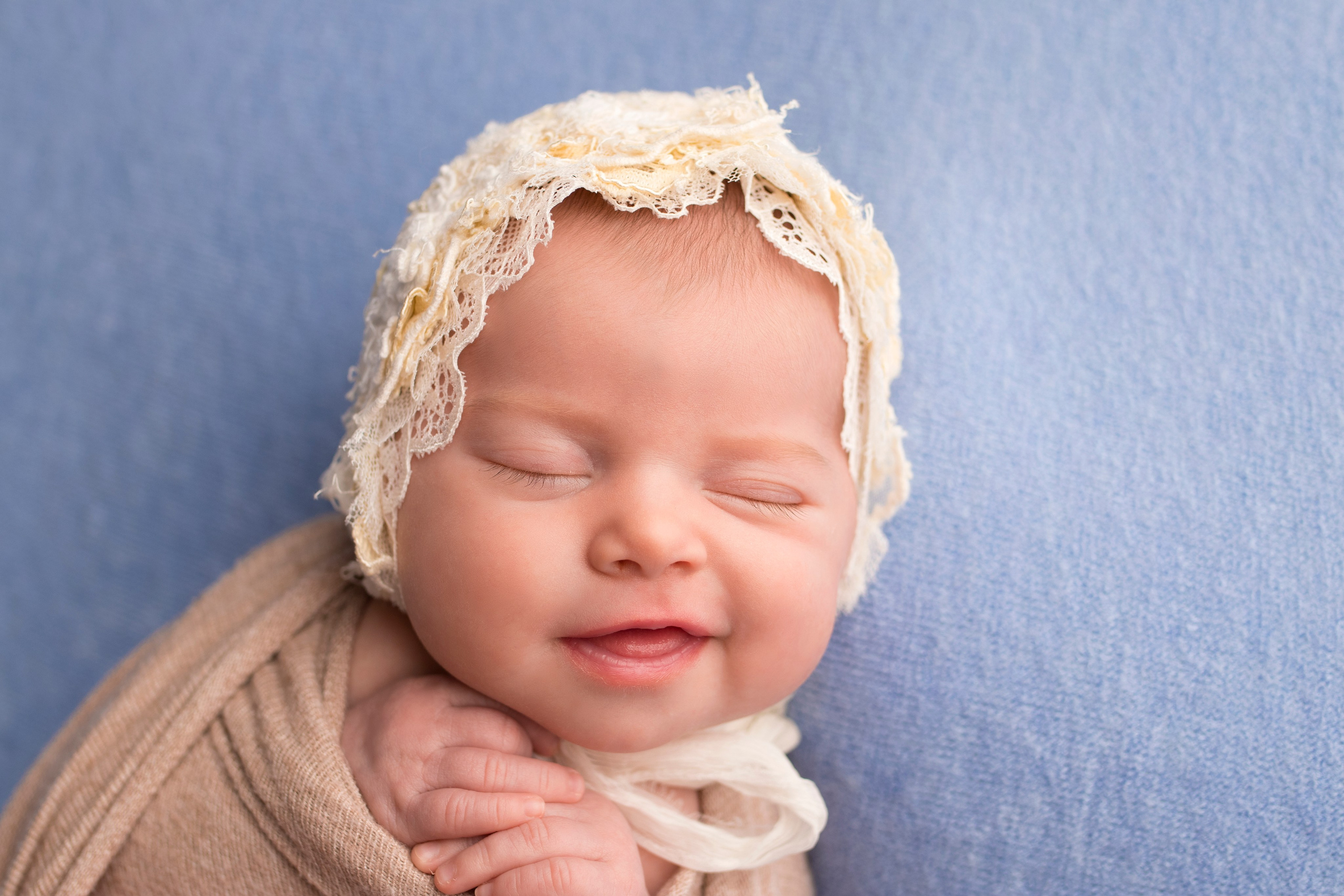 Красивые фотографии малышей у Вас дома. Фотограф новорождённых в Санкт-Петербурге Лилия Яковлева