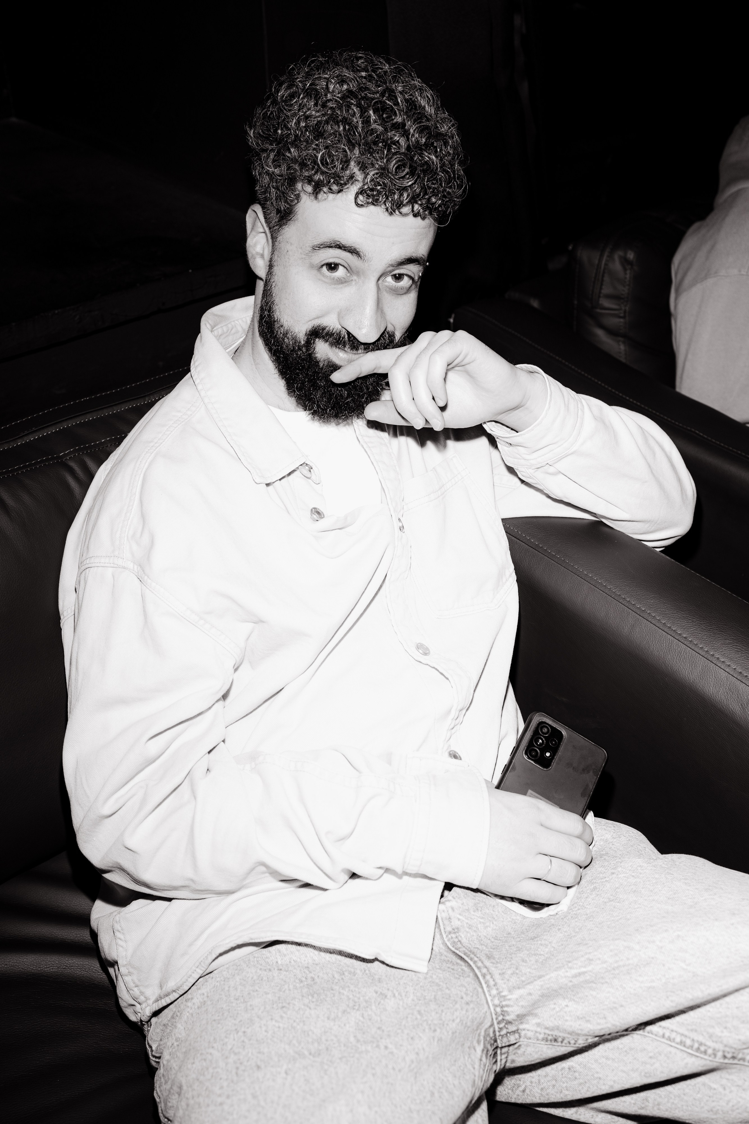 Бонд с кнопкой. Gorsvet.ph