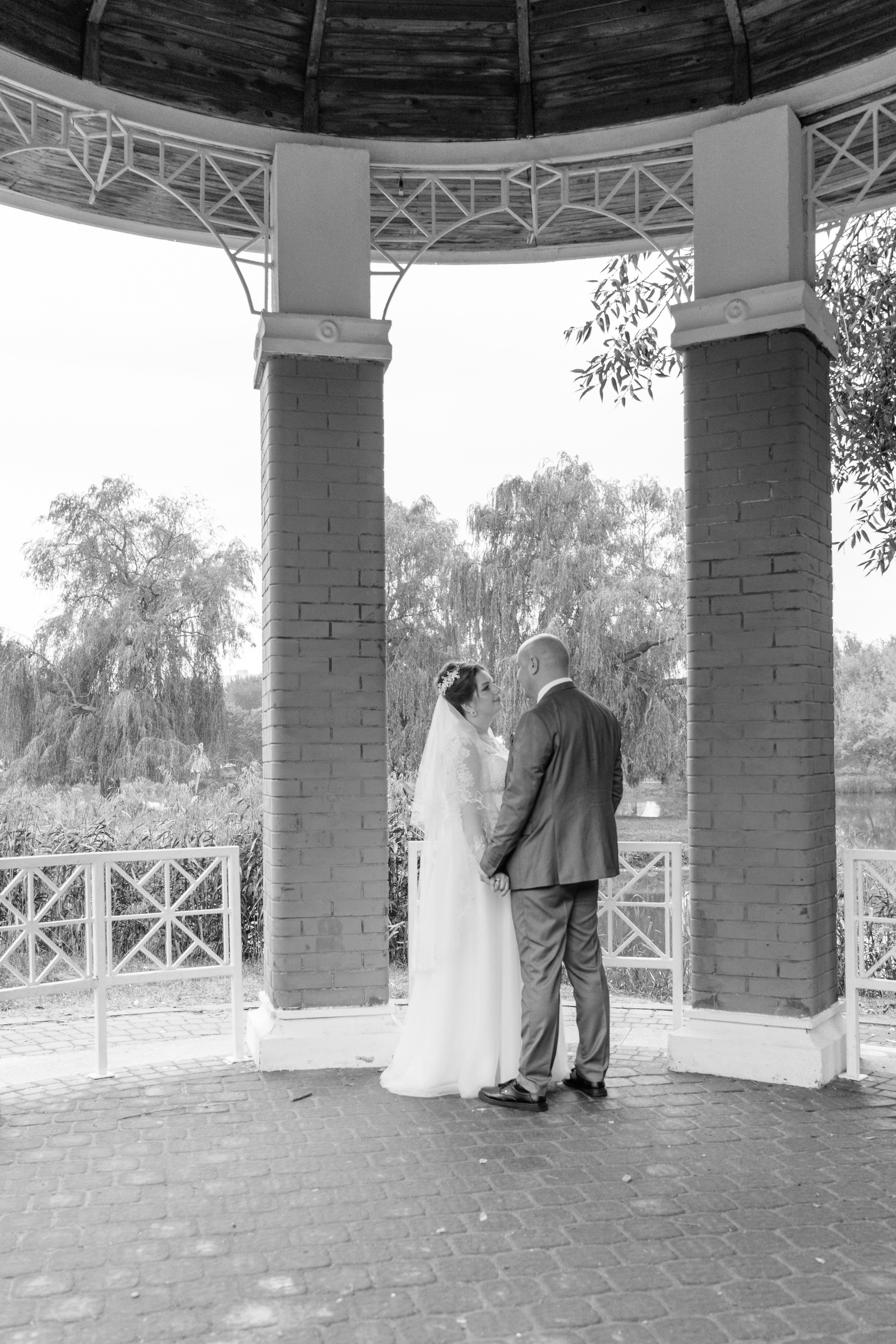 Дождливый день создания семьи. Ваш семейный фотограф в Минске — Вика Трегубова