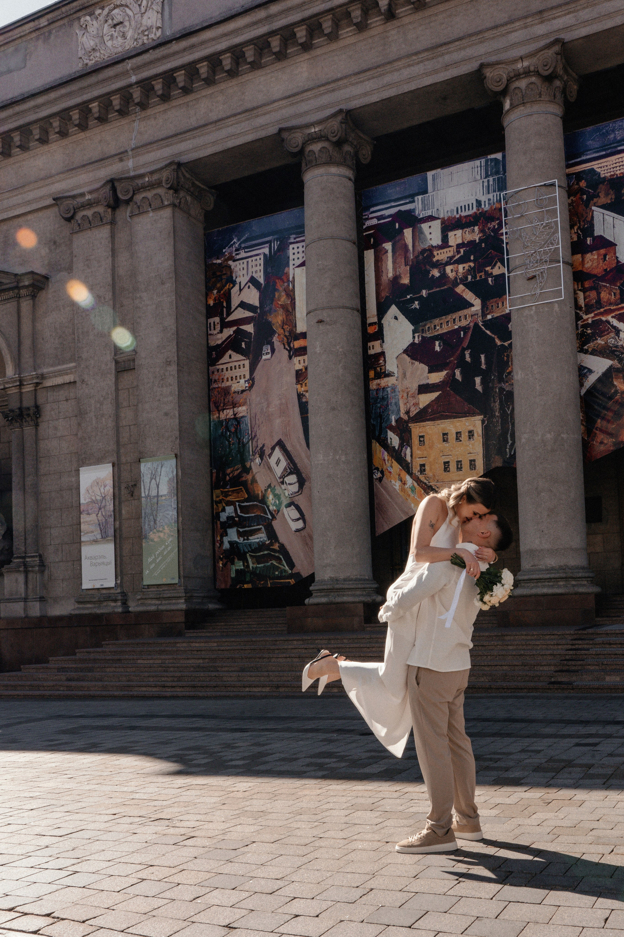 Любовь в одном знаменитом подъезде Минска. Ваш семейный фотограф в Минске — Вика Трегубова