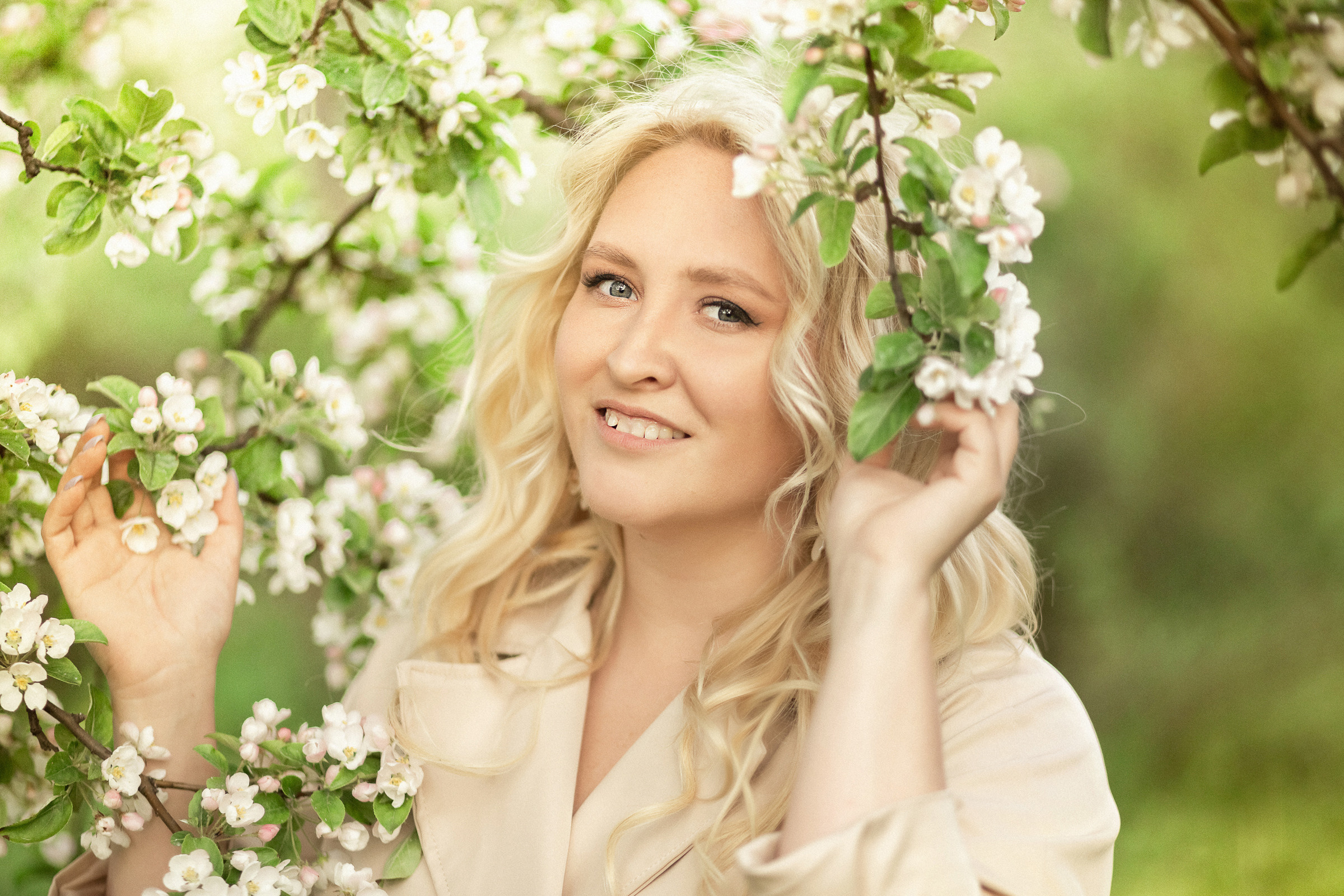 В белых яблонях. Фотограф женский и мужской портрет Санкт-Петербург